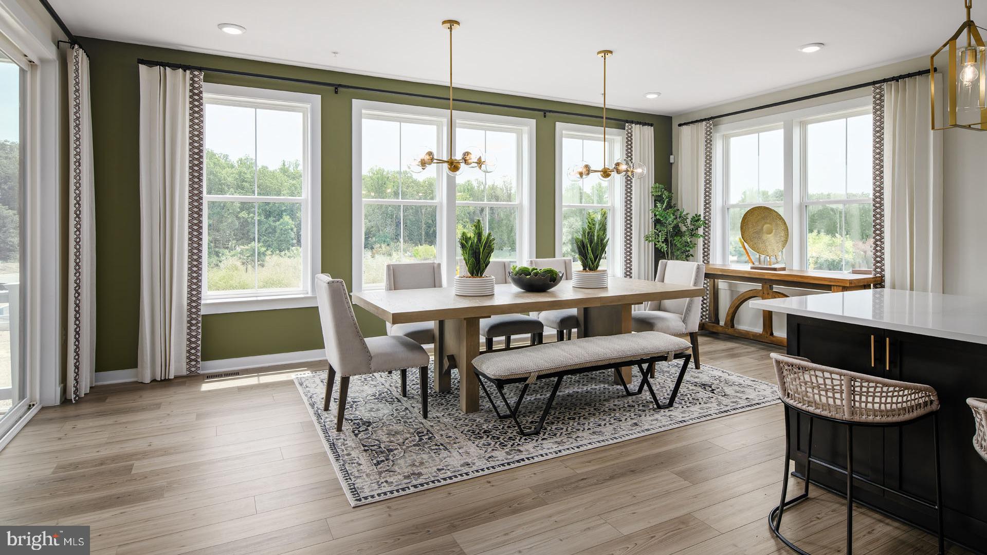 SOUTH LAKE - Residential