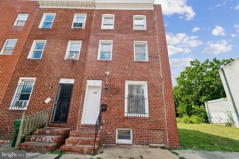 Townhouse For Sale - 320 S Stricker St<br/> BALTIMORE, MD 21223