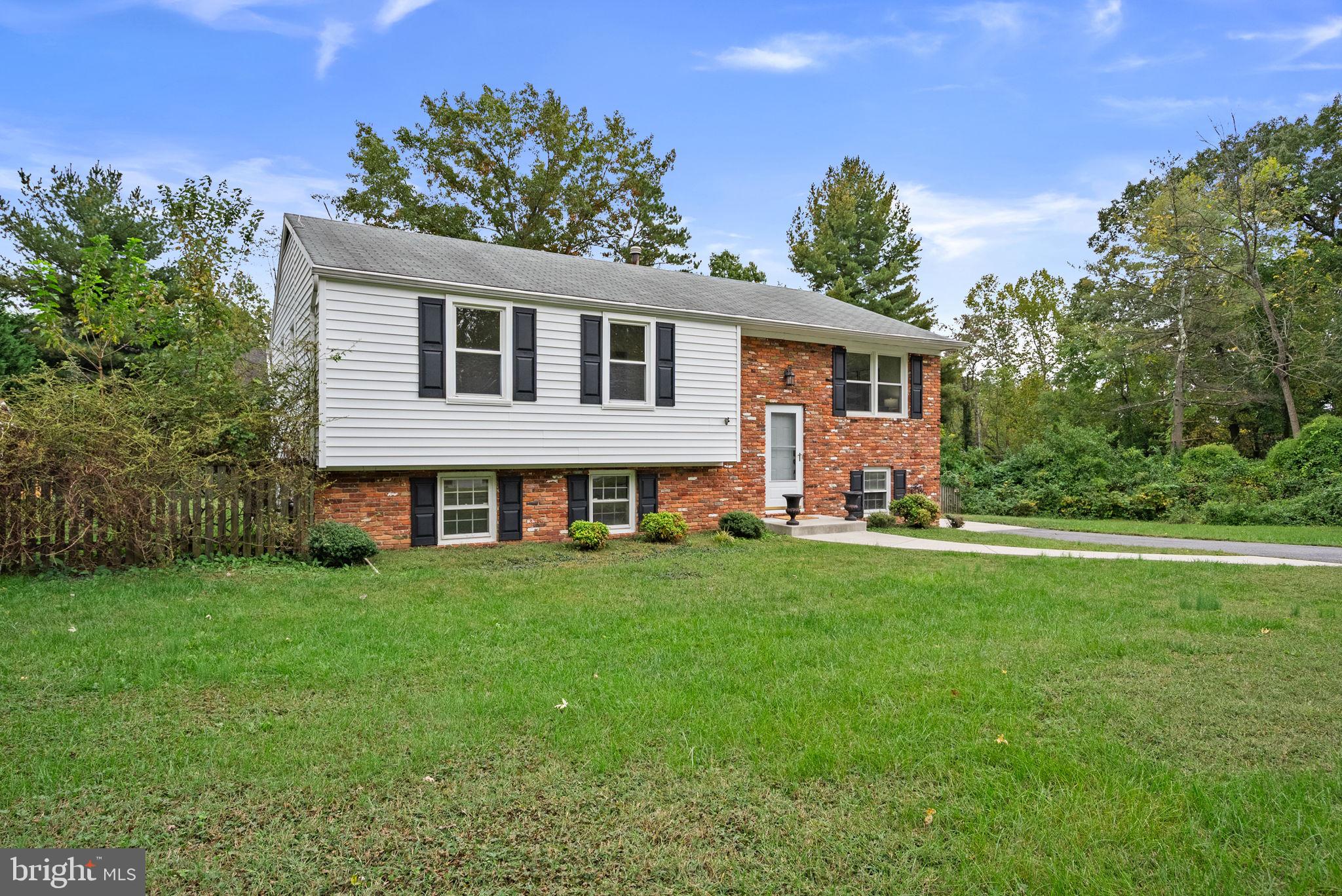 449 CLOVERDALE CIRCLE