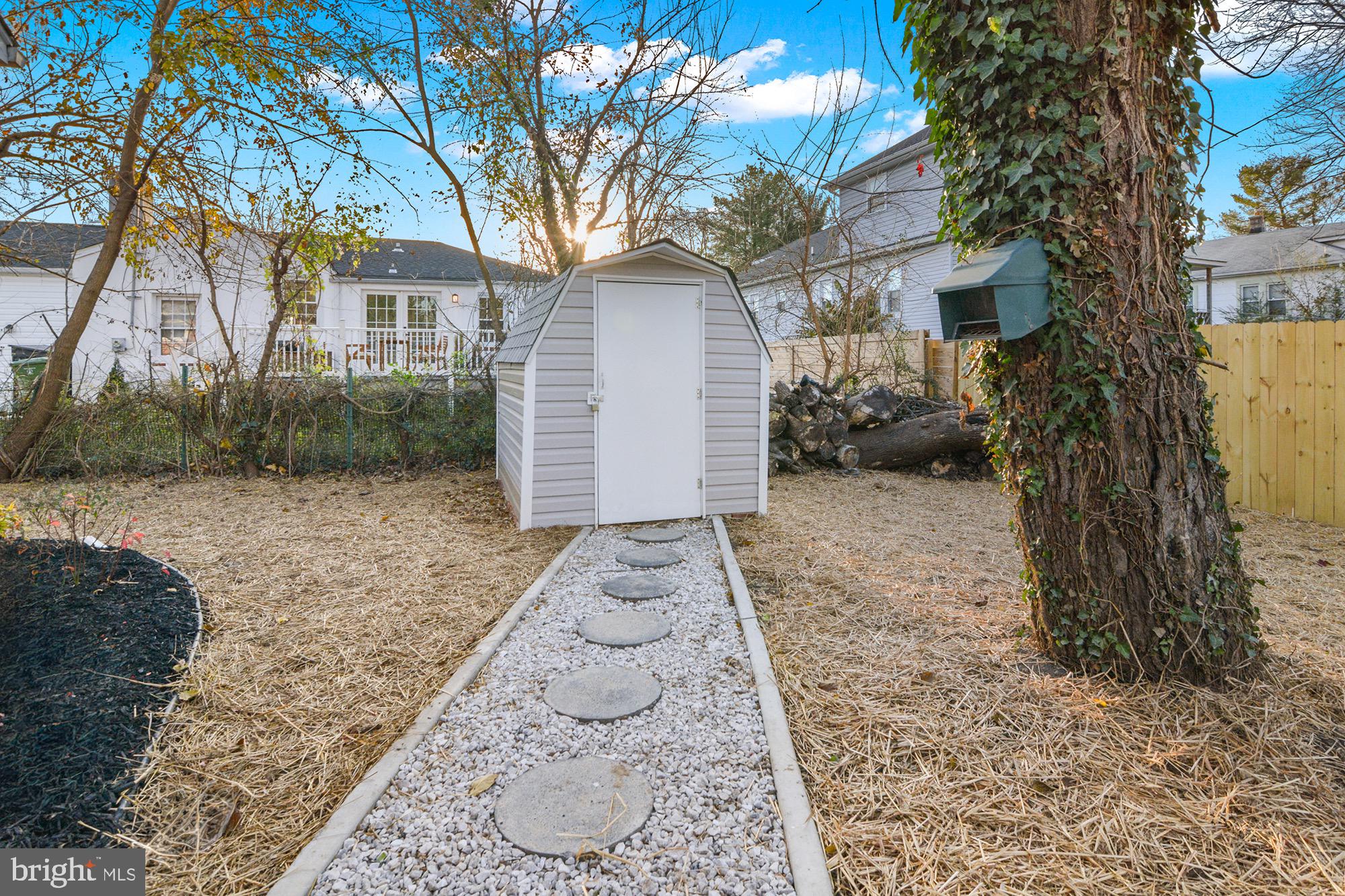 HAMILTON HILLS - Residential