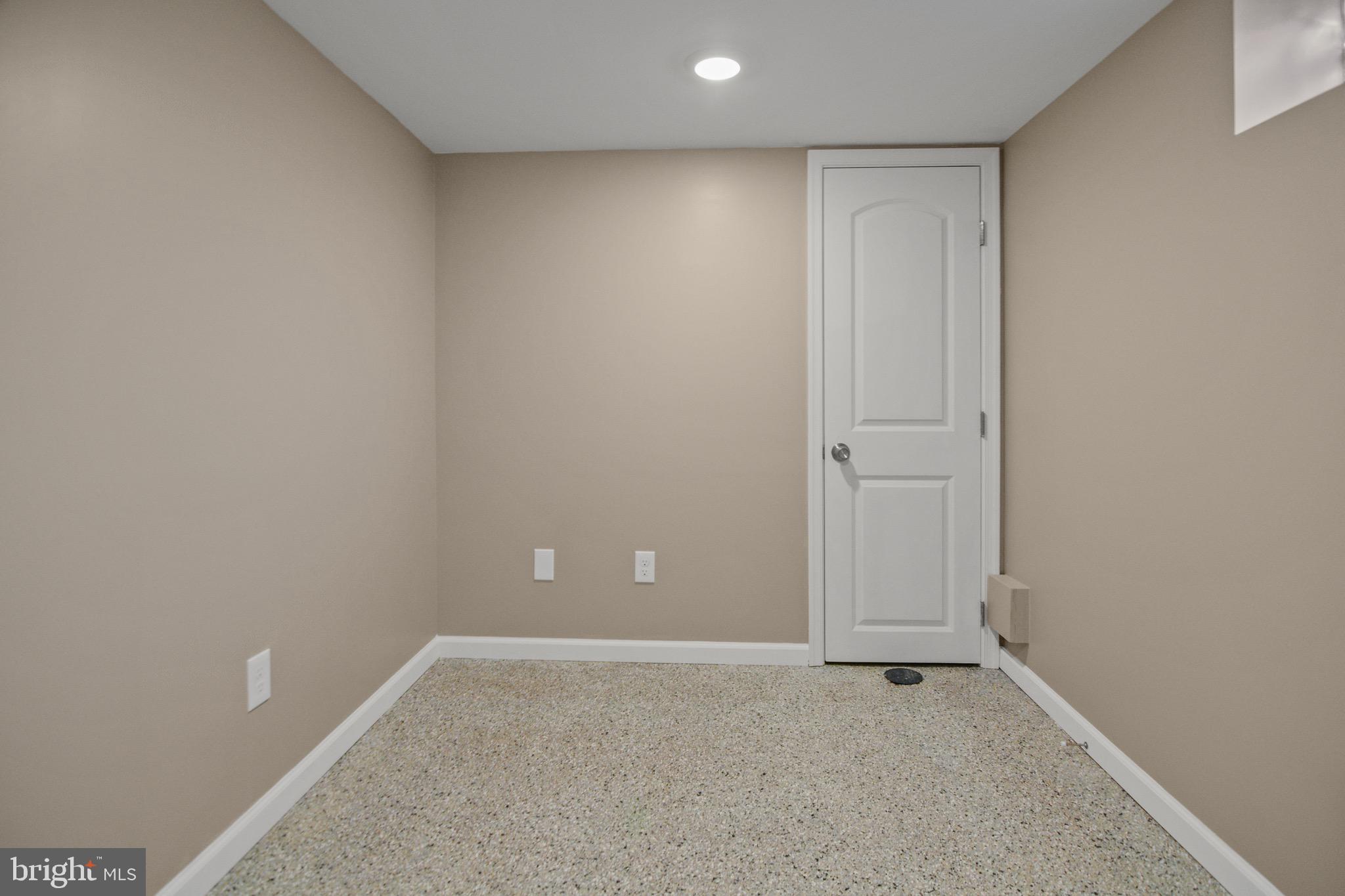 HAMILTON HILLS - Residential