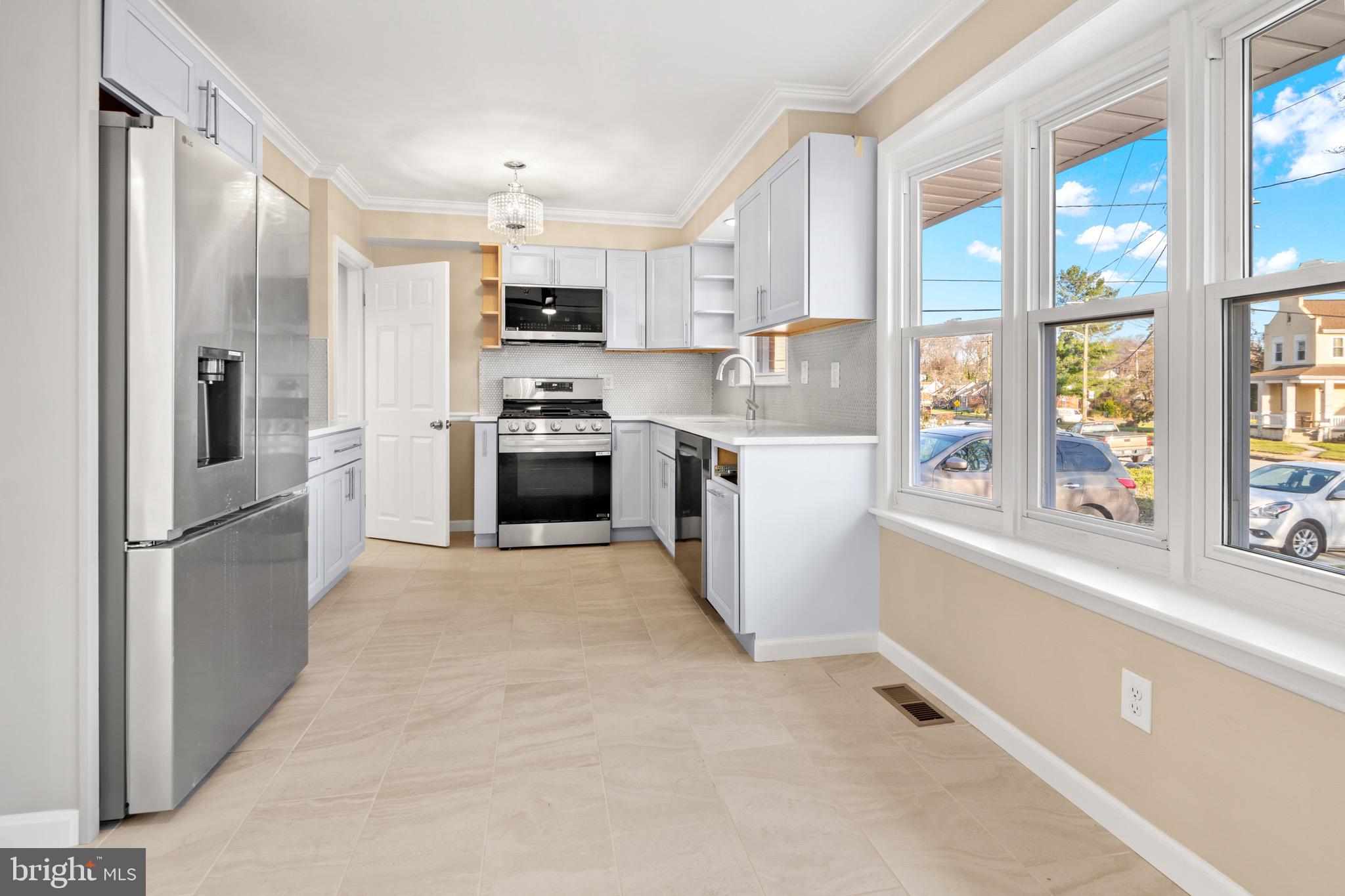 HAMILTON HILLS - Residential