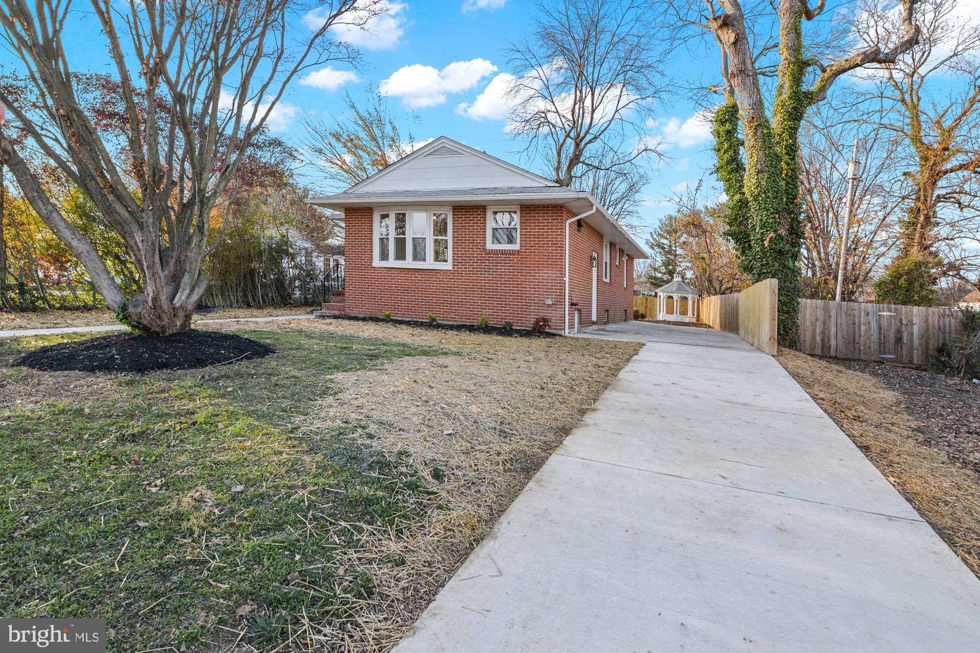 HAMILTON HILLS - Residential