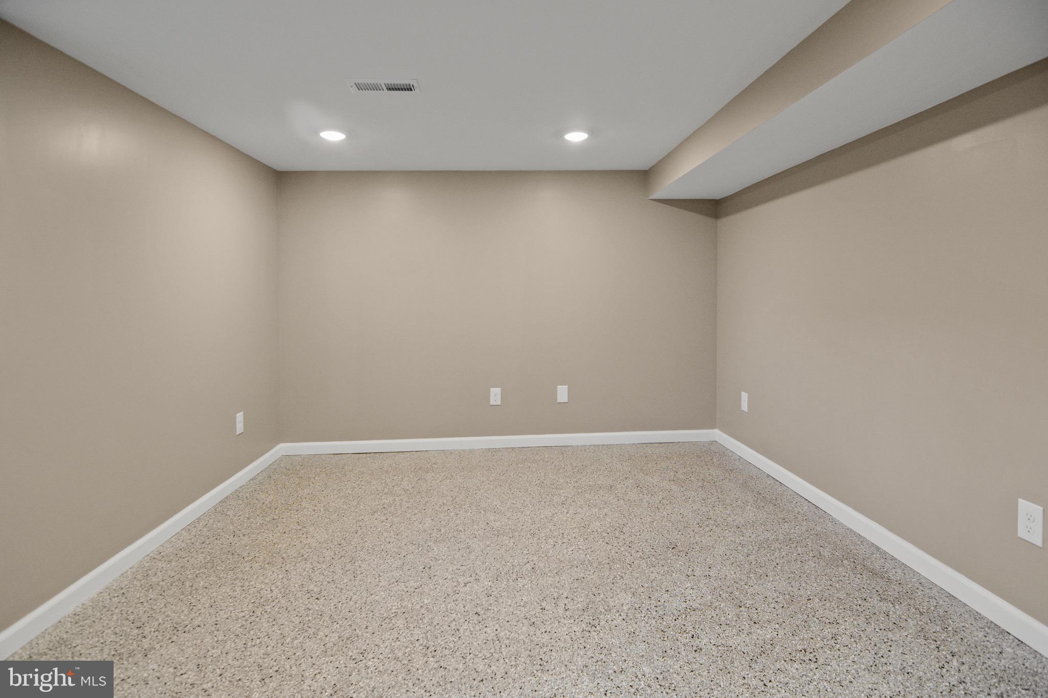 HAMILTON HILLS - Residential