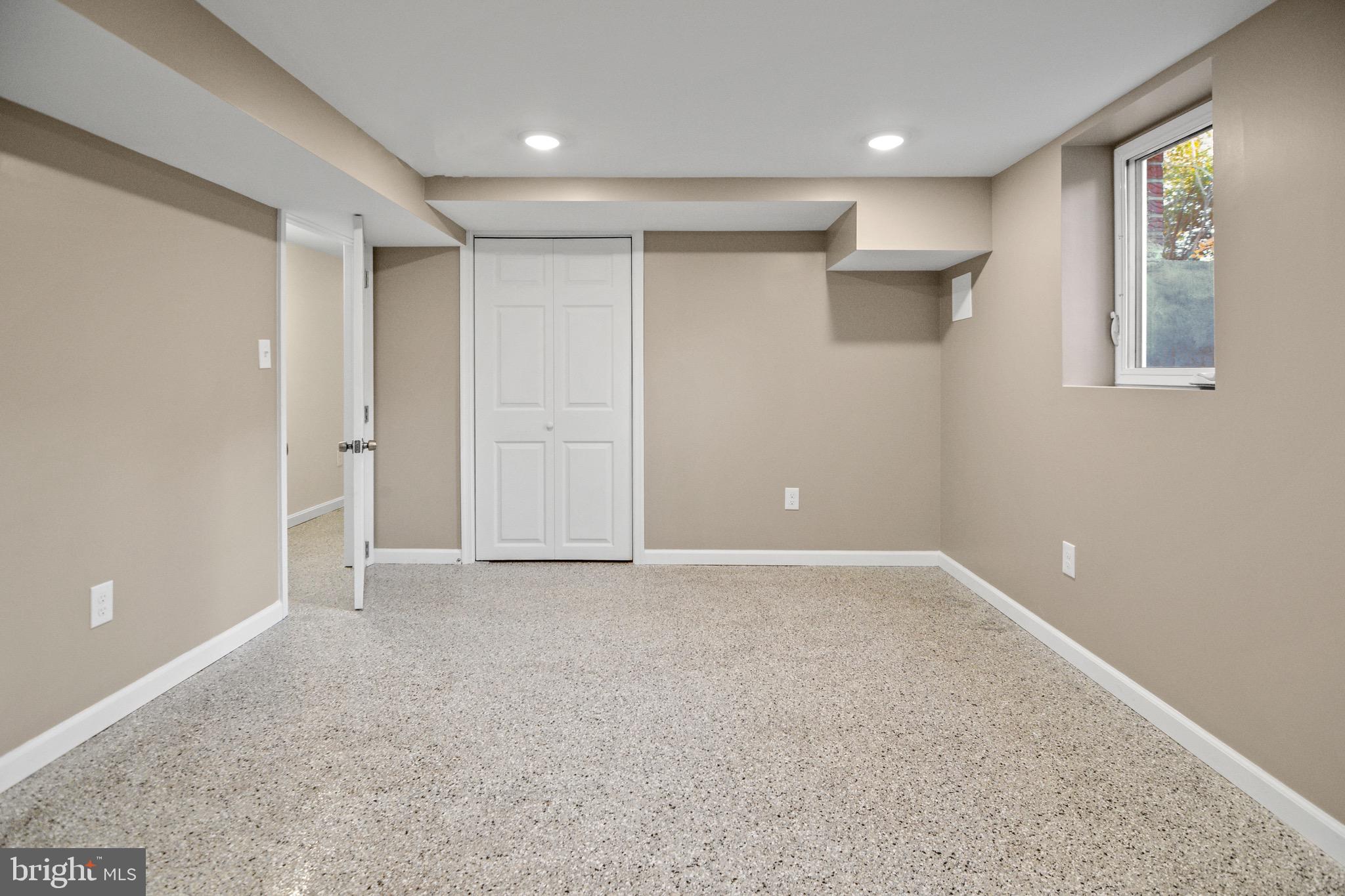 HAMILTON HILLS - Residential