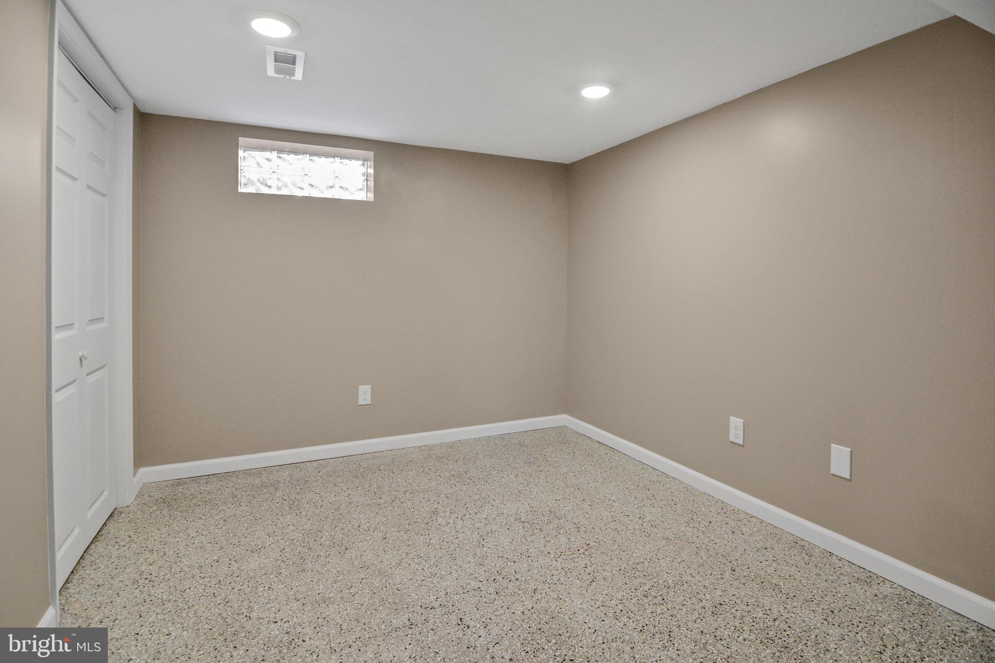 HAMILTON HILLS - Residential