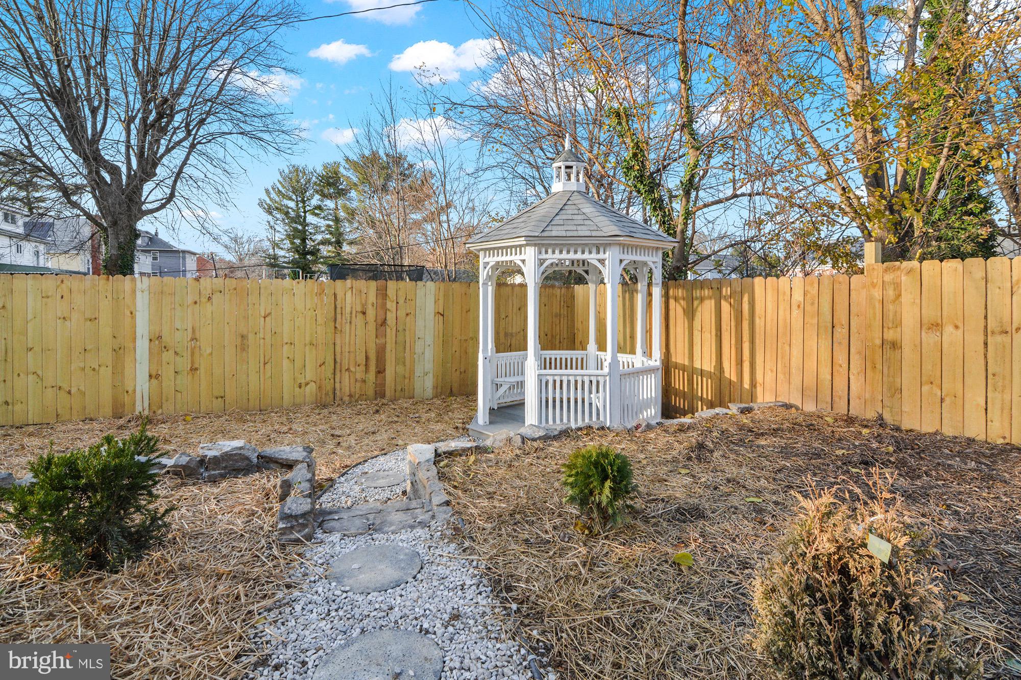 HAMILTON HILLS - Residential