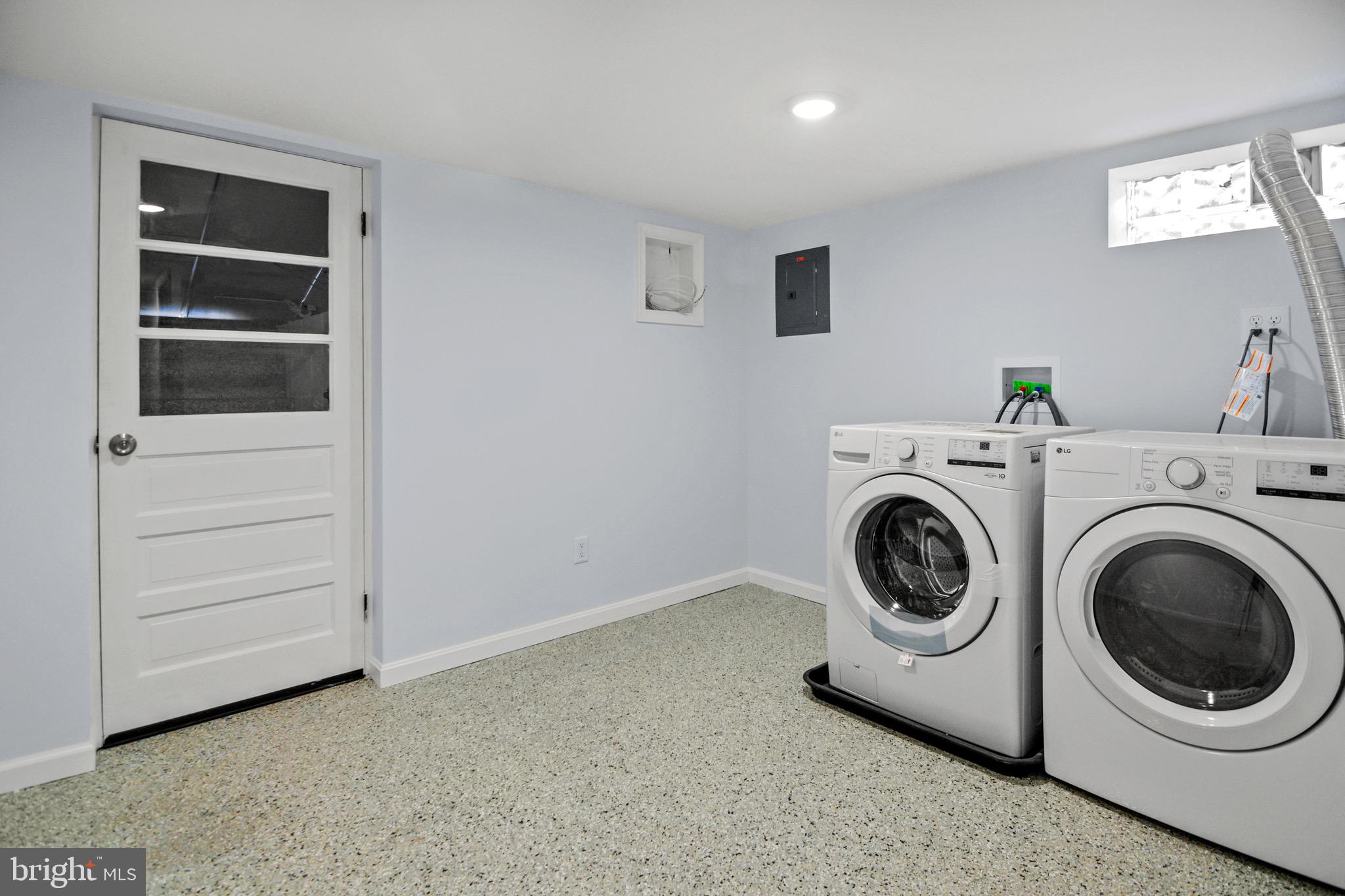 HAMILTON HILLS - Residential