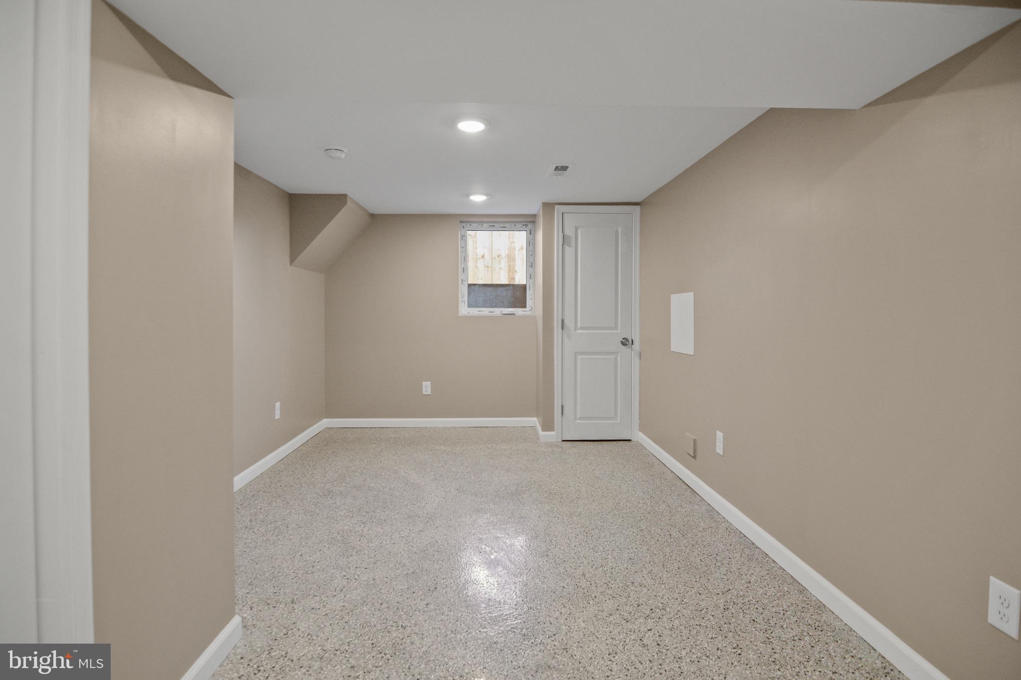 HAMILTON HILLS - Residential