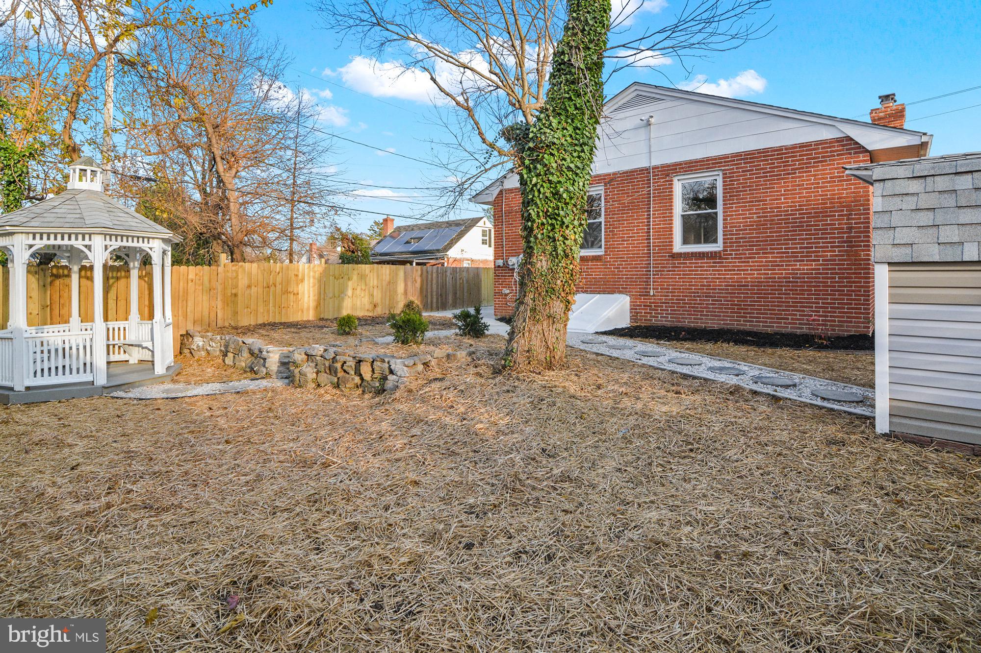 HAMILTON HILLS - Residential