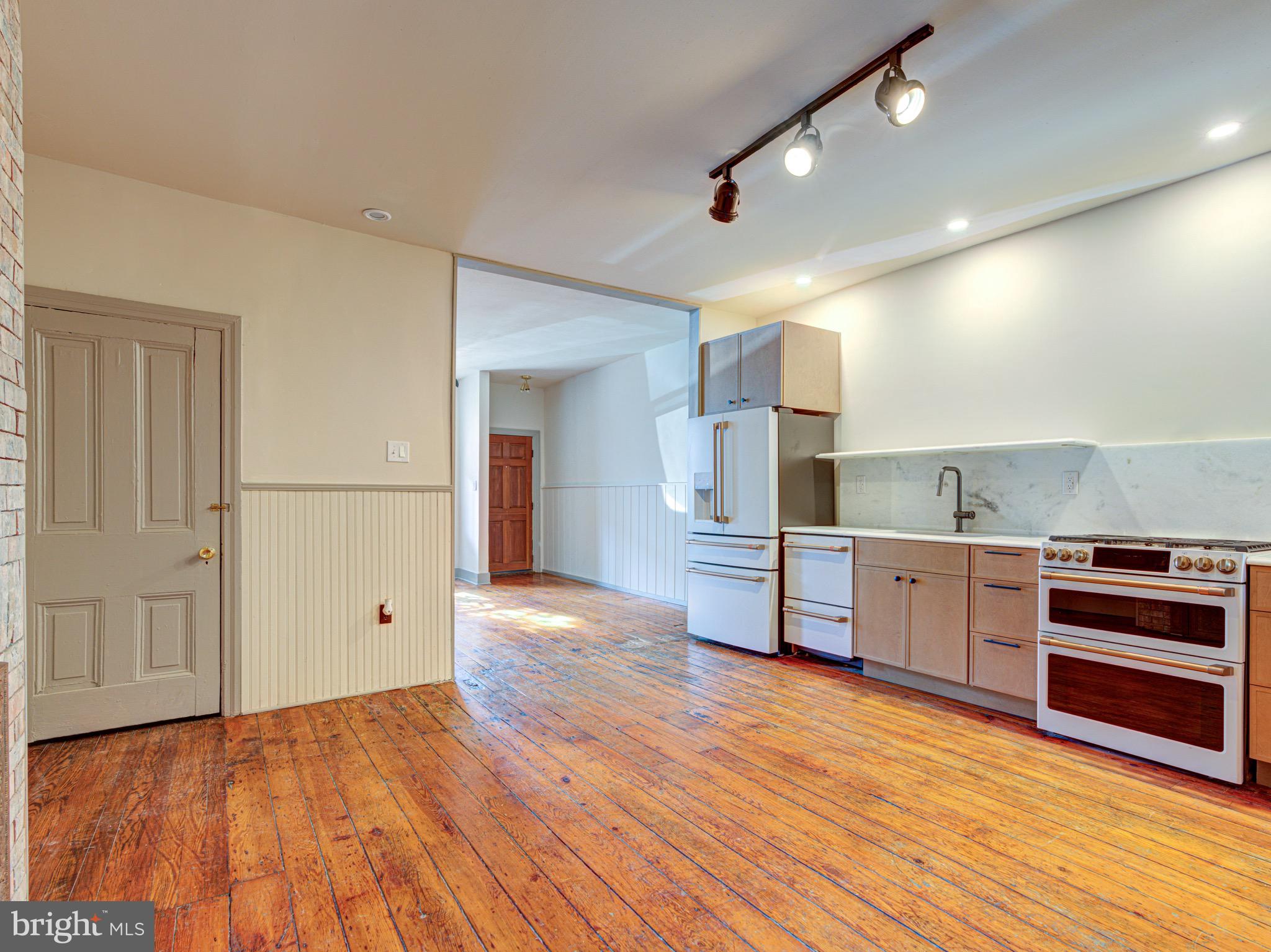 SOUTH KENSINGTON - Residential Lease