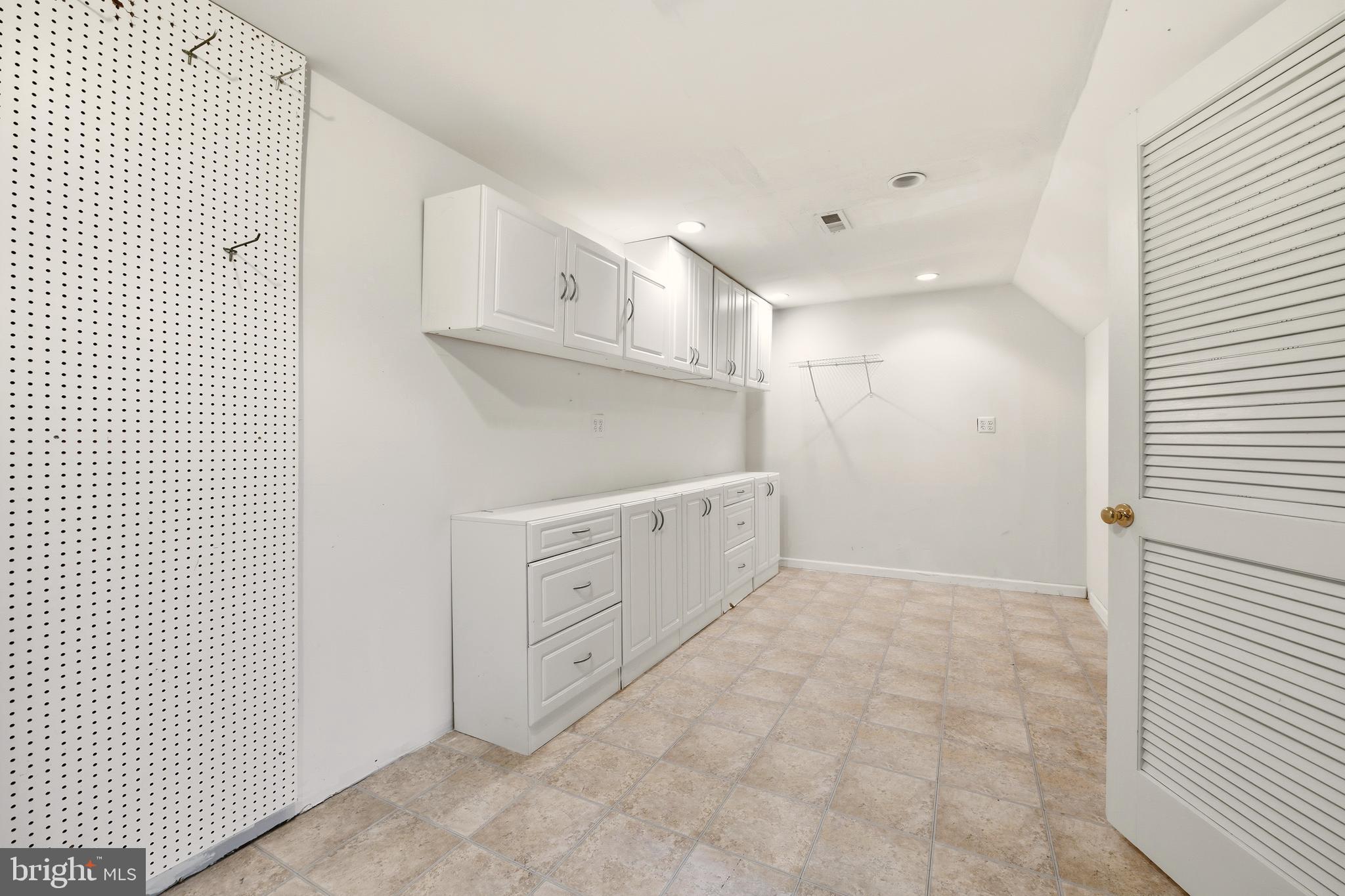 SOMERSET - Residential