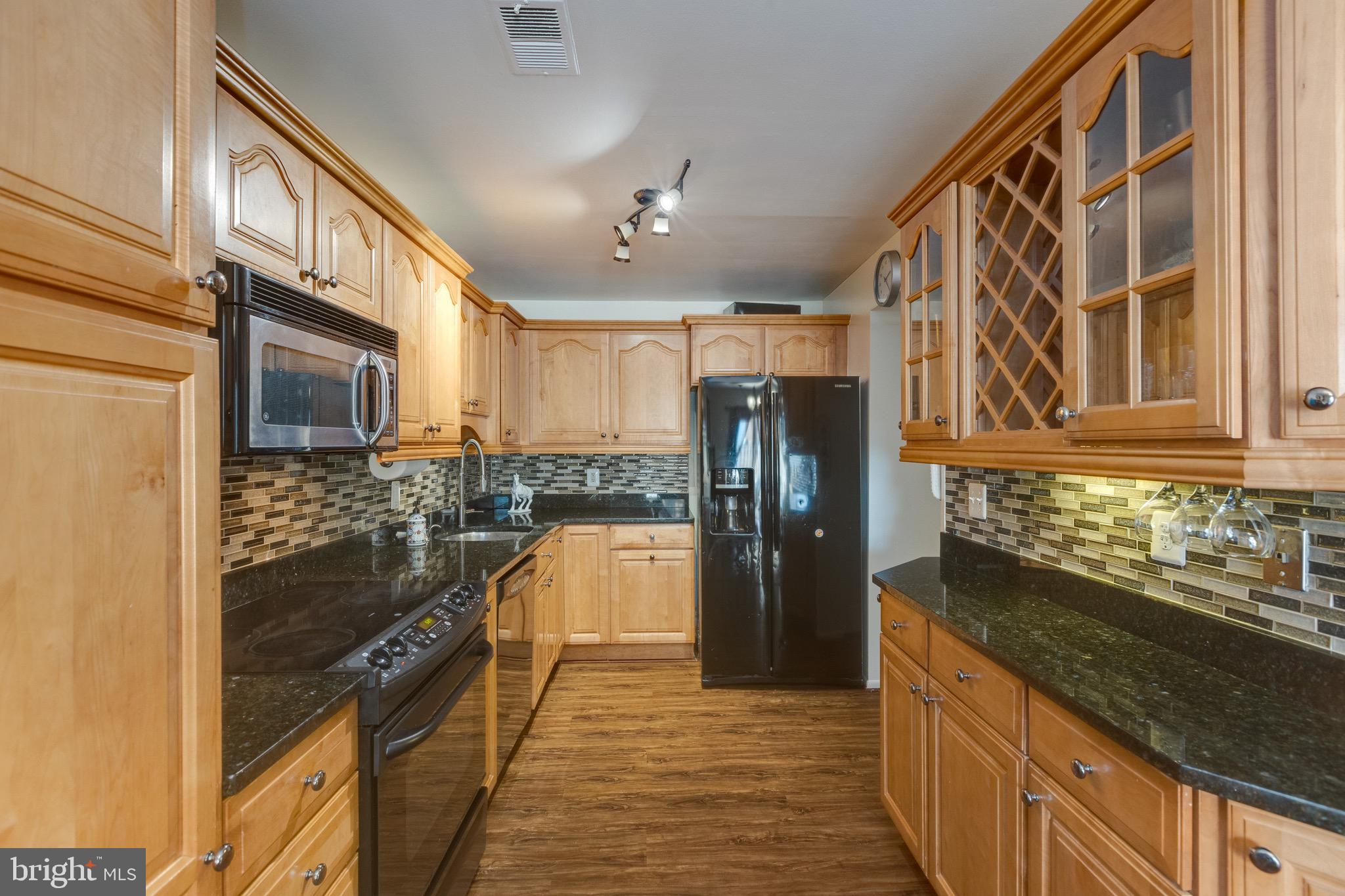 BURKE CENTRE CONSERVANCY - Residential Lease