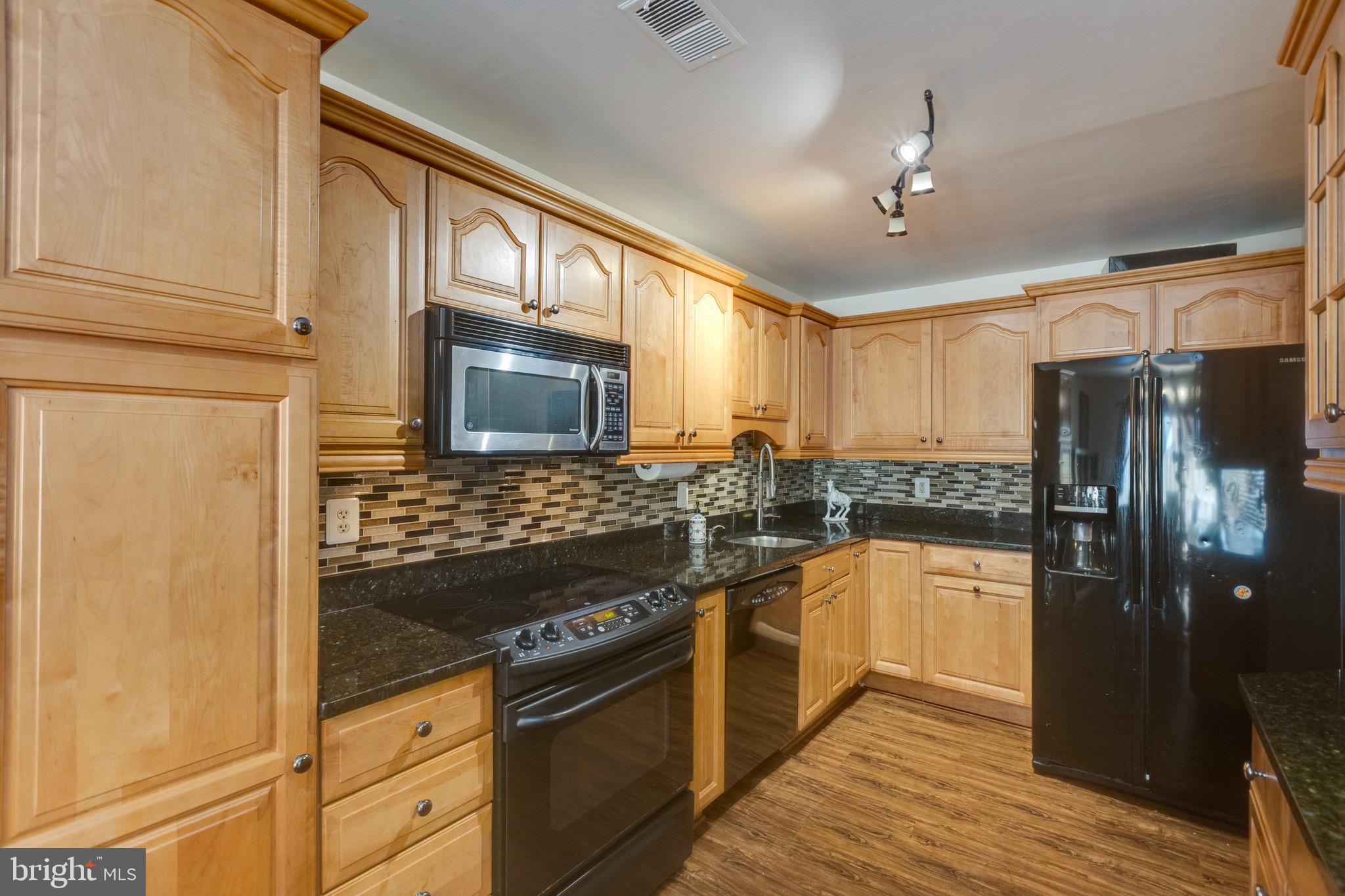 BURKE CENTRE CONSERVANCY - Residential Lease