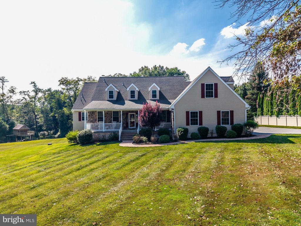 Photo of 1657 S Glenside Road, WEST CHESTER, PA 19380 (MLS # PACT2113930)