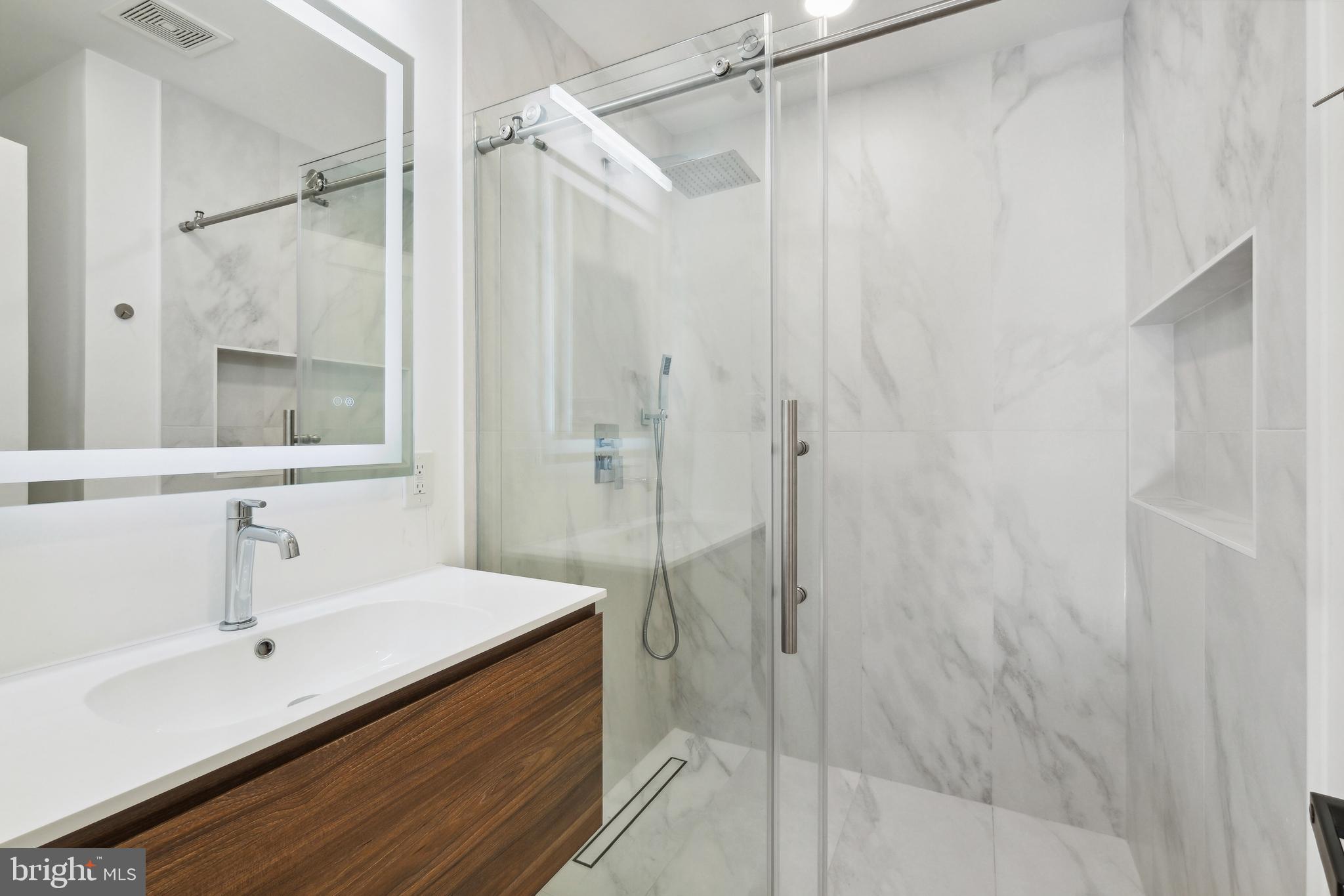 LONGMEAD - Residential