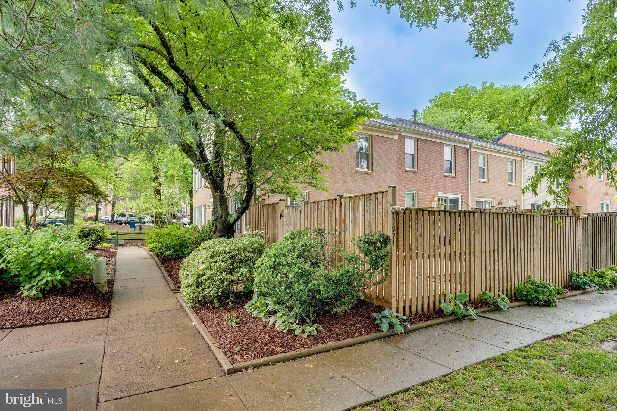 DEEPWOOD - Residential