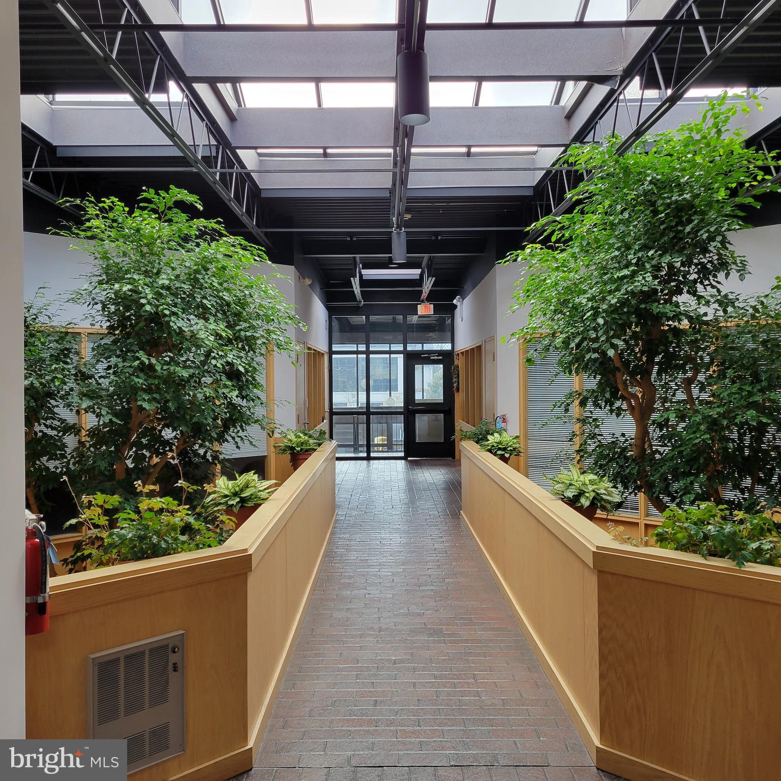 EXECUTIVE PARK NORTH - Commercial Lease