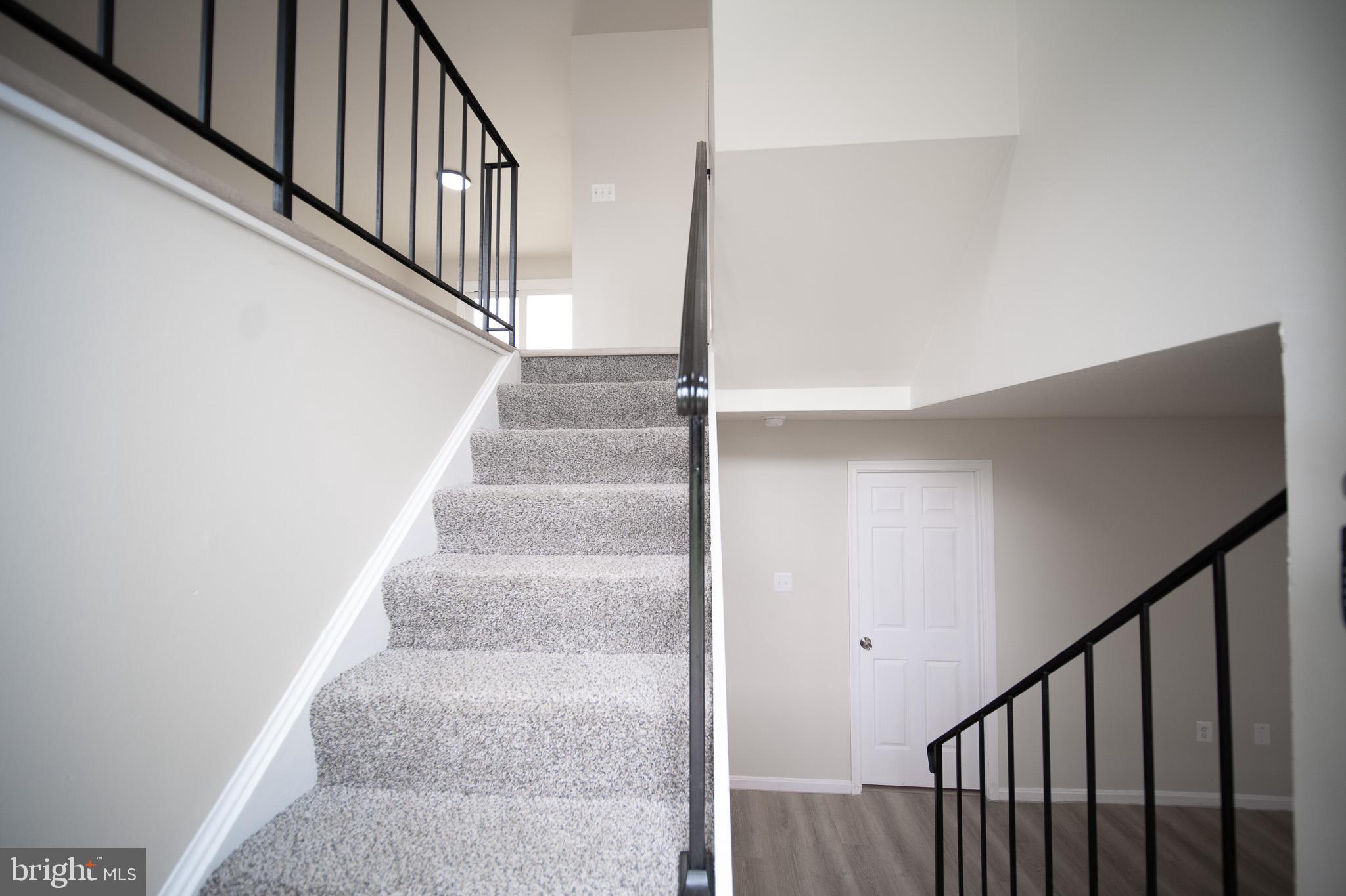 11209 CAROLINE AVENUE