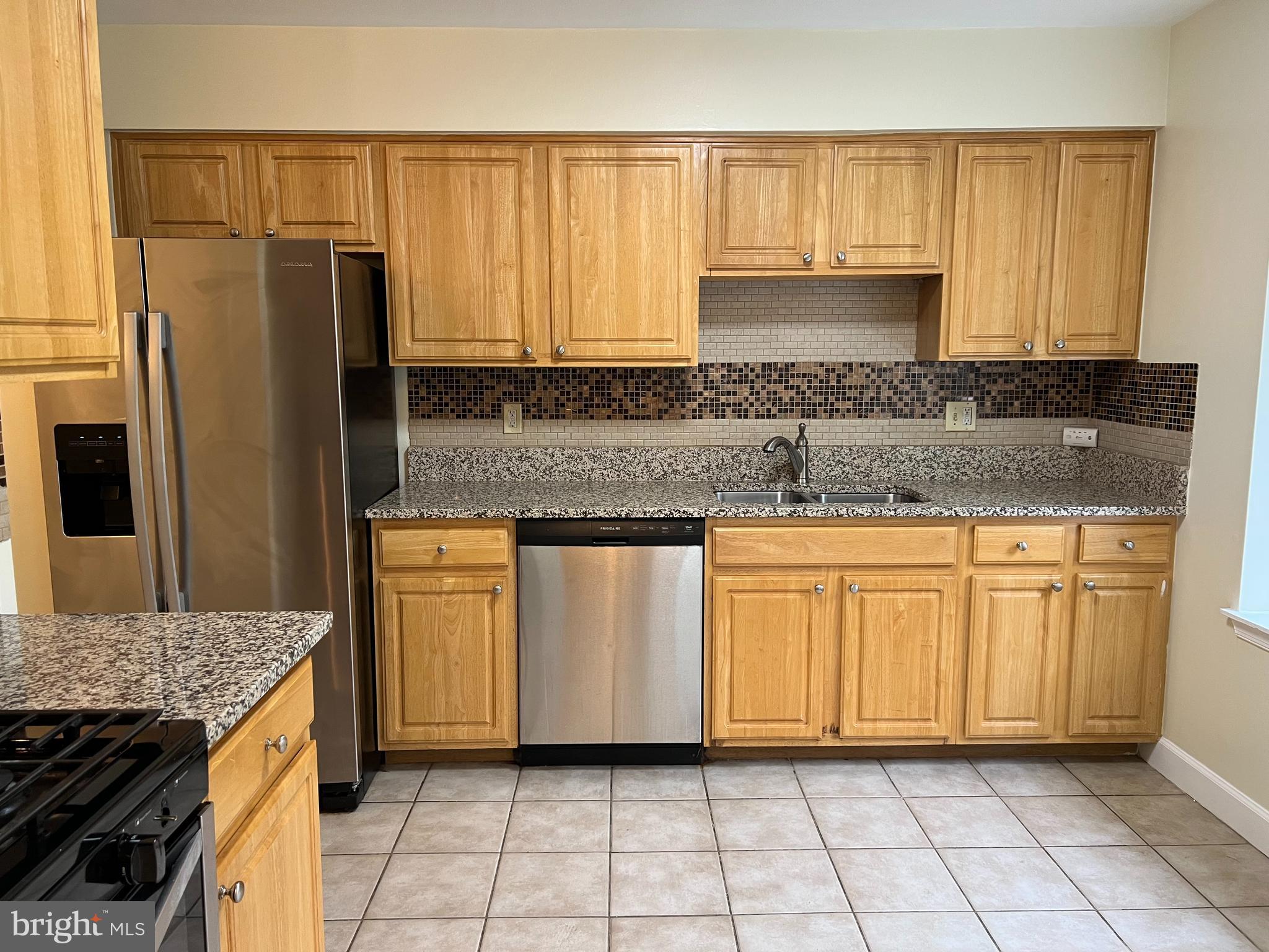 MONTGOMERY CHASE CODM - Residential Lease