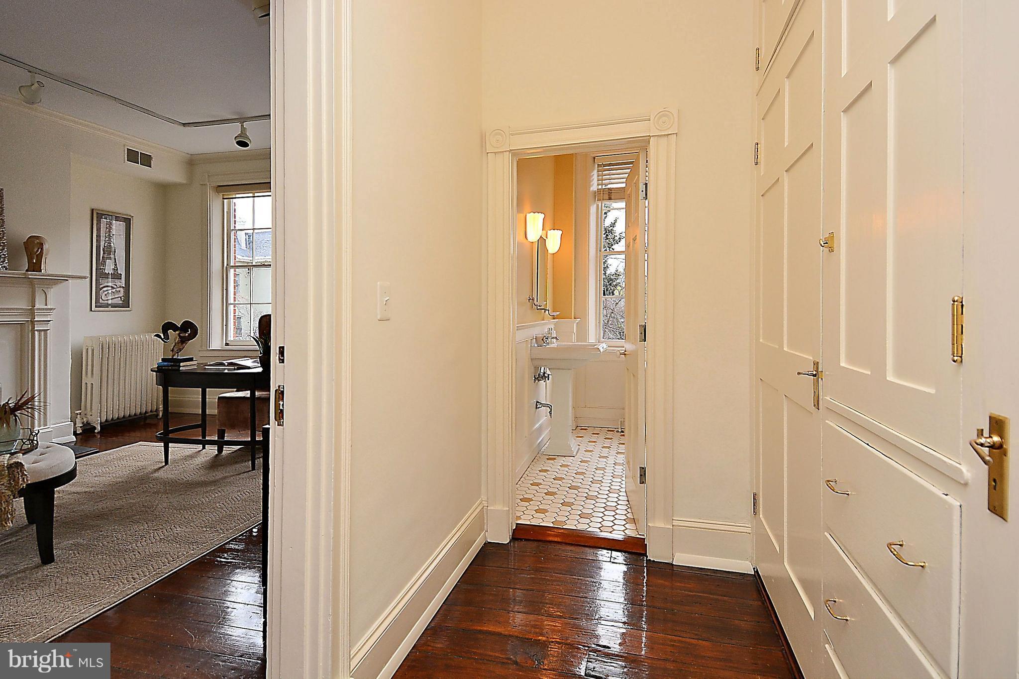 OLD TOWN - Commercial Sale