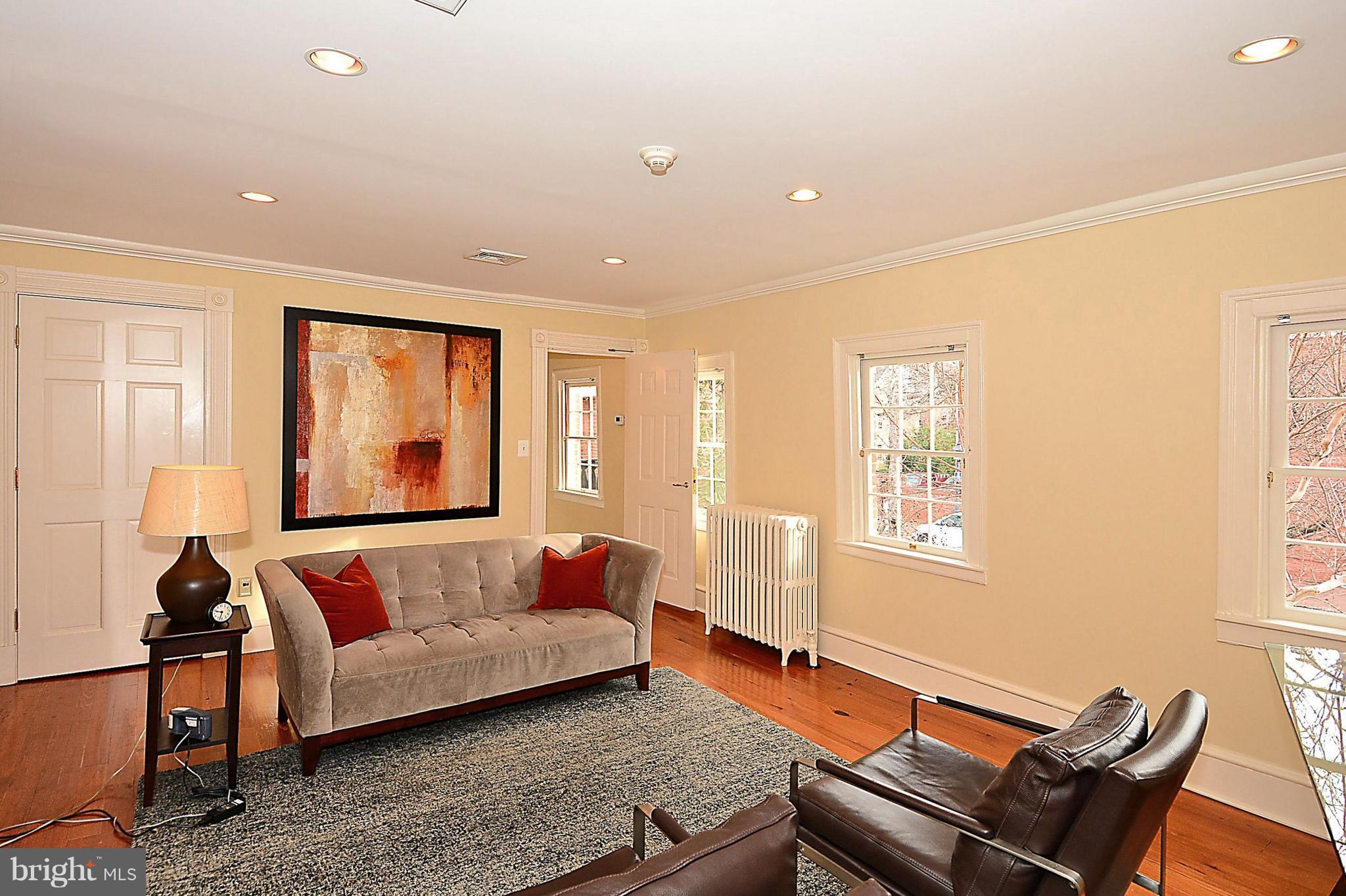 OLD TOWN - Commercial Sale