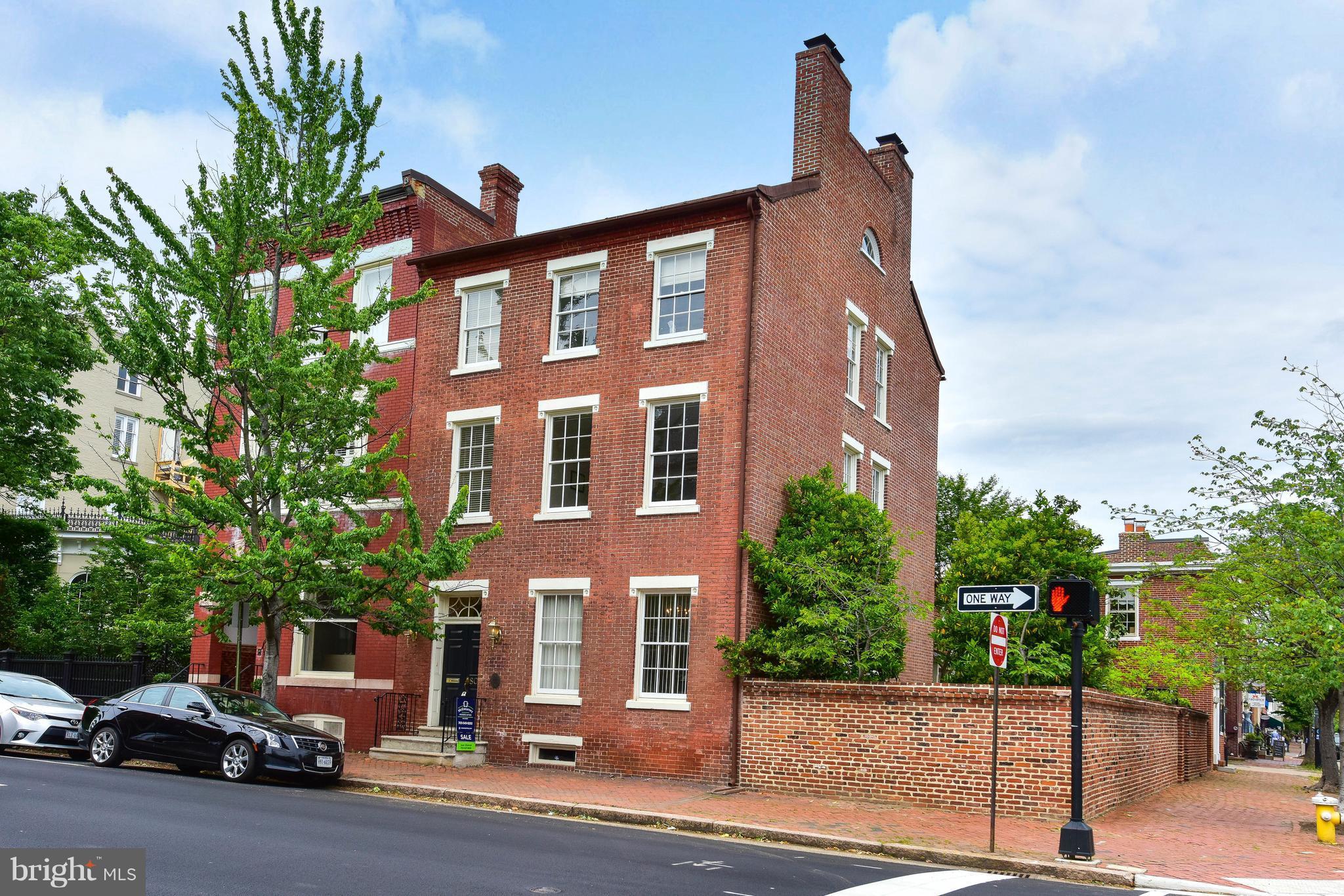 OLD TOWN - Commercial Sale