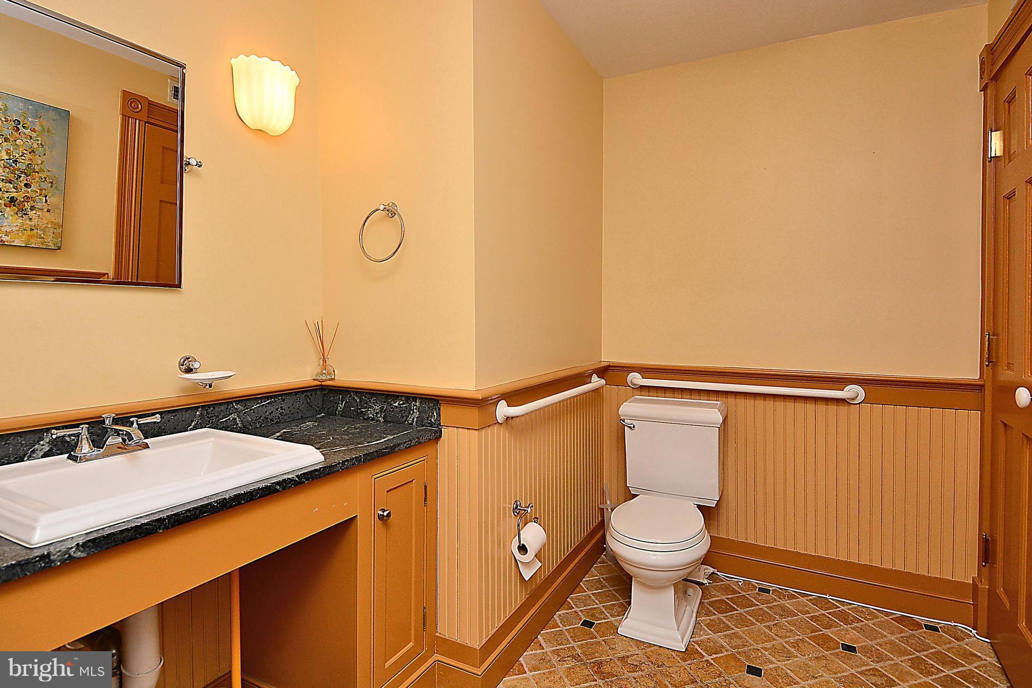 OLD TOWN - Commercial Sale