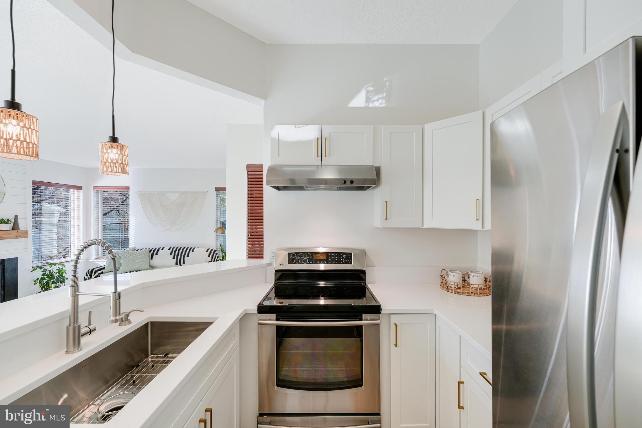 RESTON - Residential