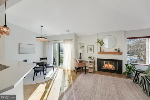 1914 Villaridge Drive, Reston, VA MLS: VAFX2225492