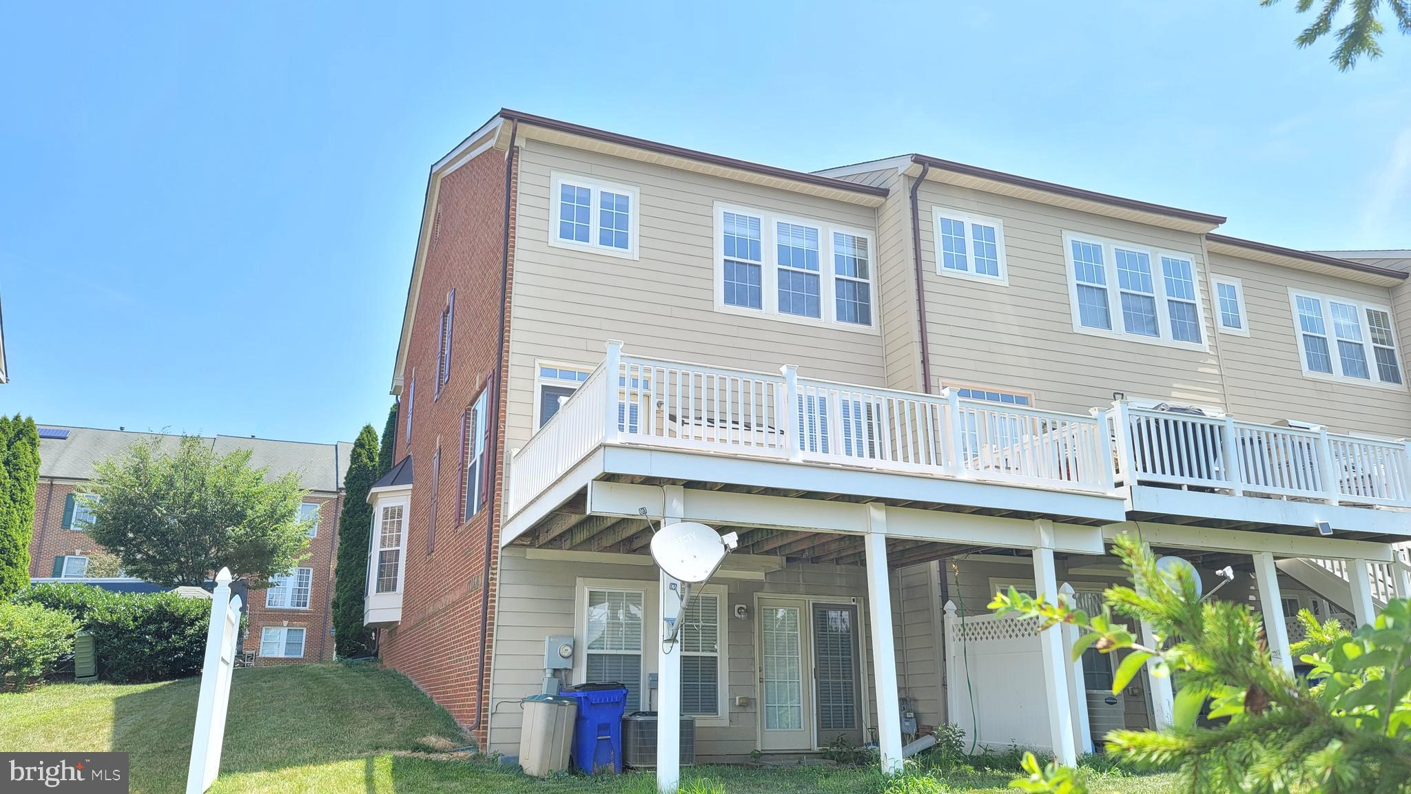 VILLAGES OF URBANA - Residential Lease