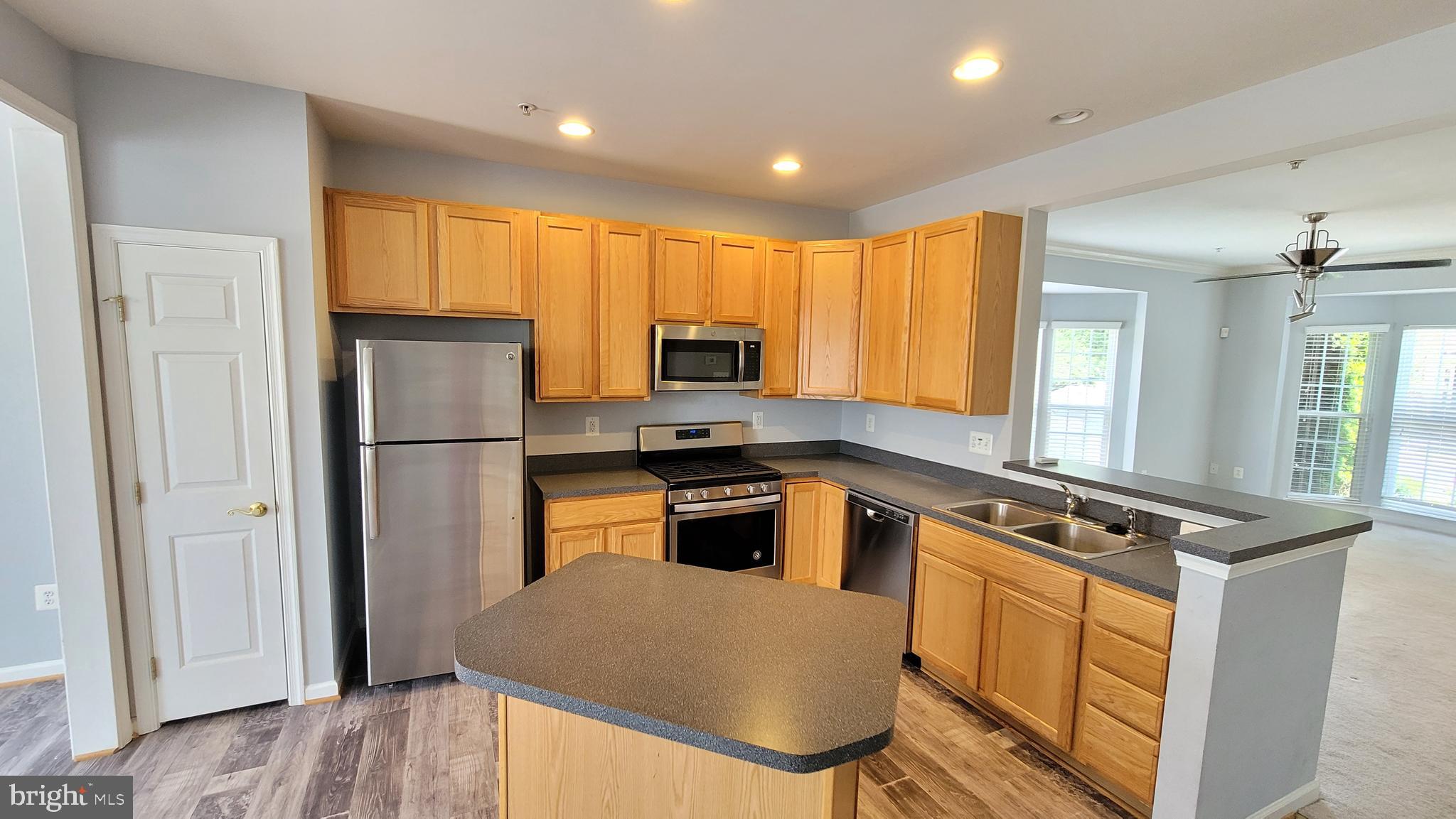 VILLAGES OF URBANA - Residential Lease