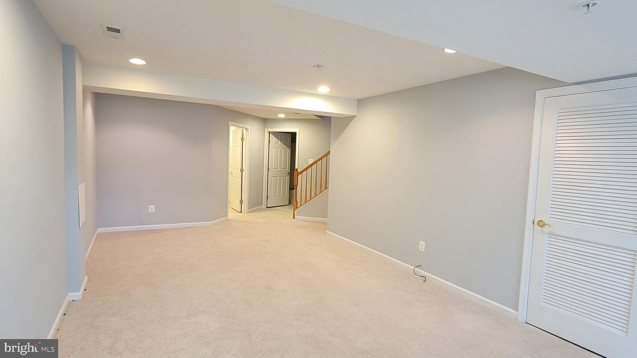 VILLAGES OF URBANA - Residential Lease