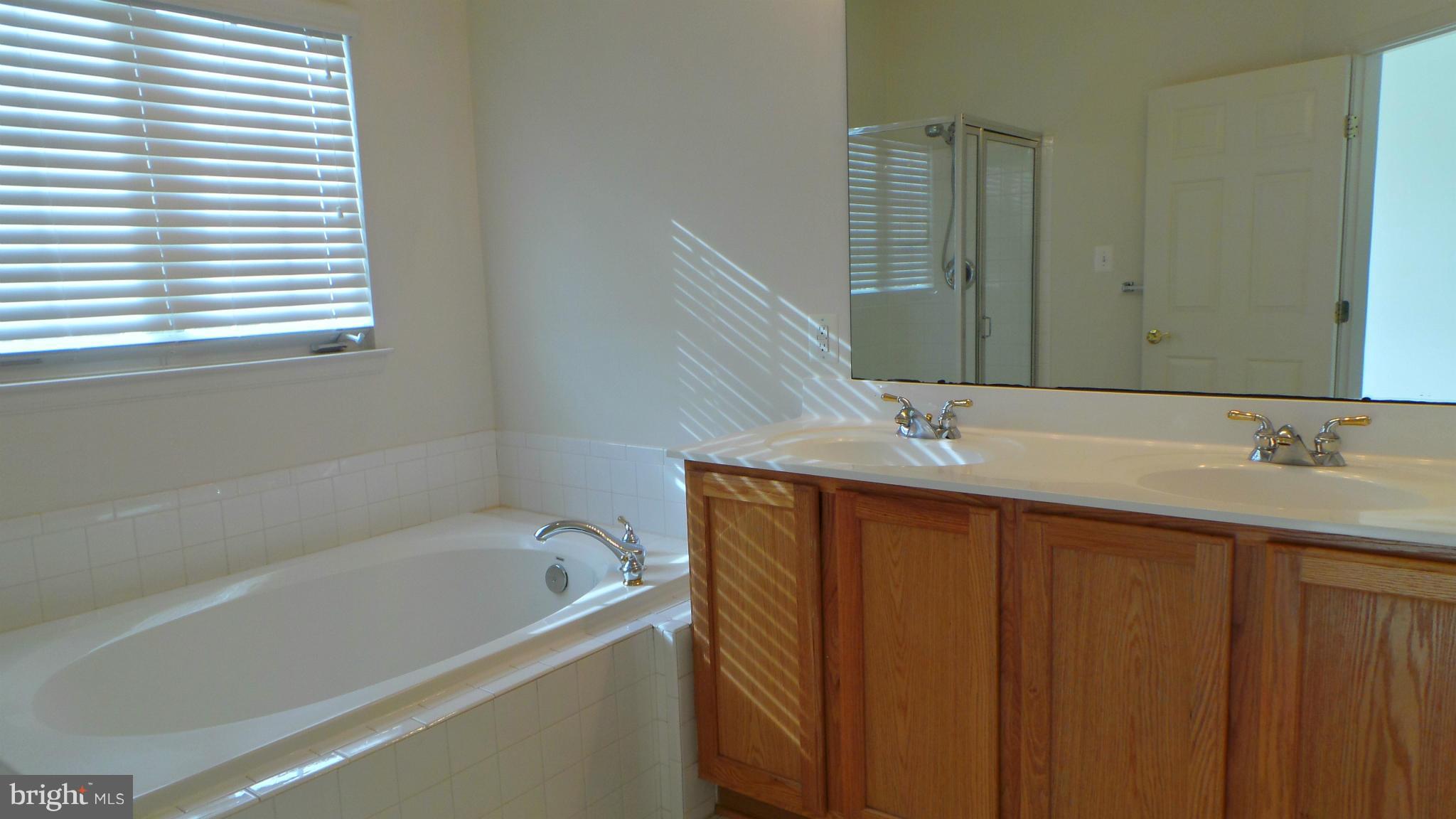 VILLAGES OF URBANA - Residential Lease