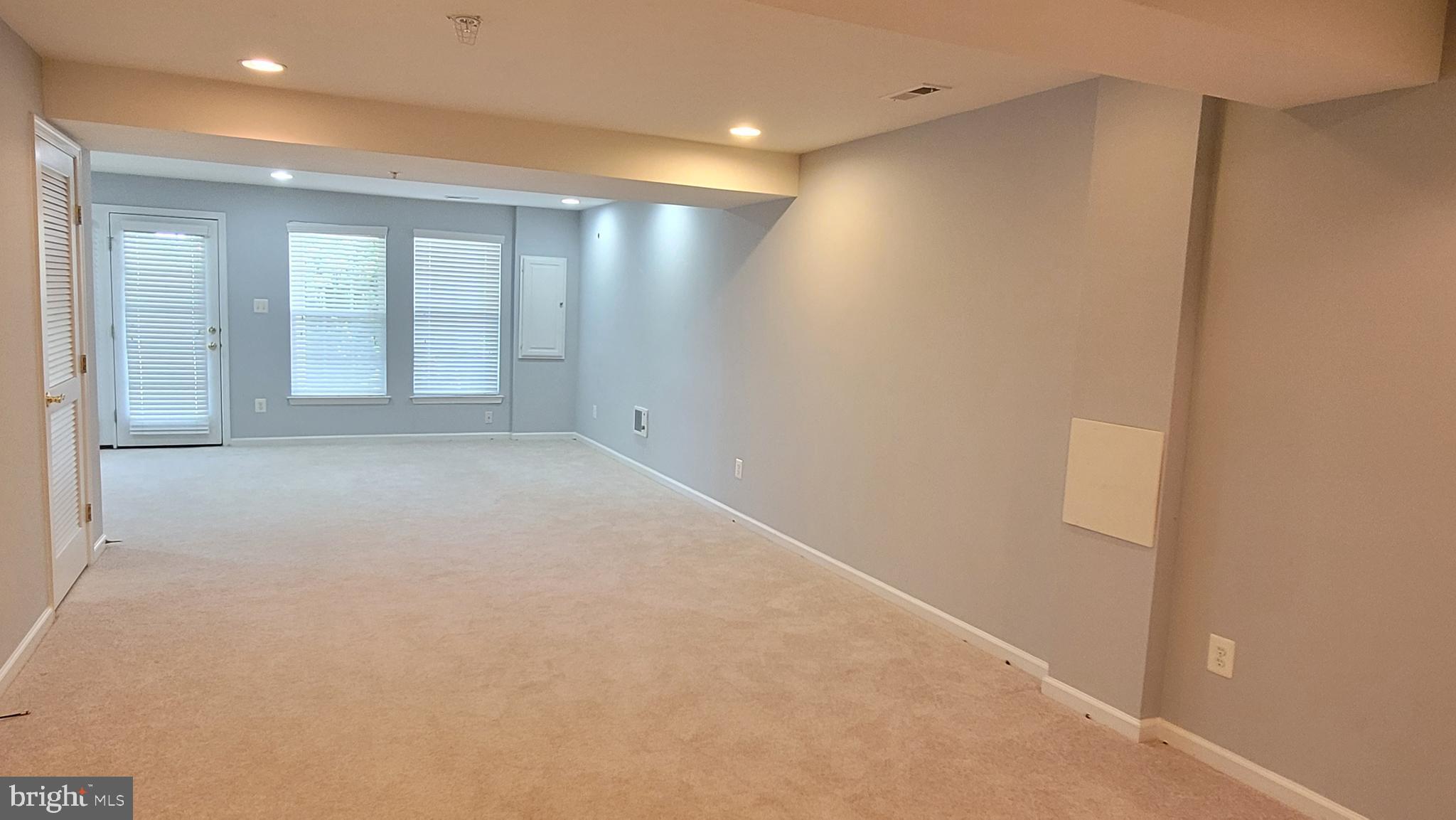 VILLAGES OF URBANA - Residential Lease