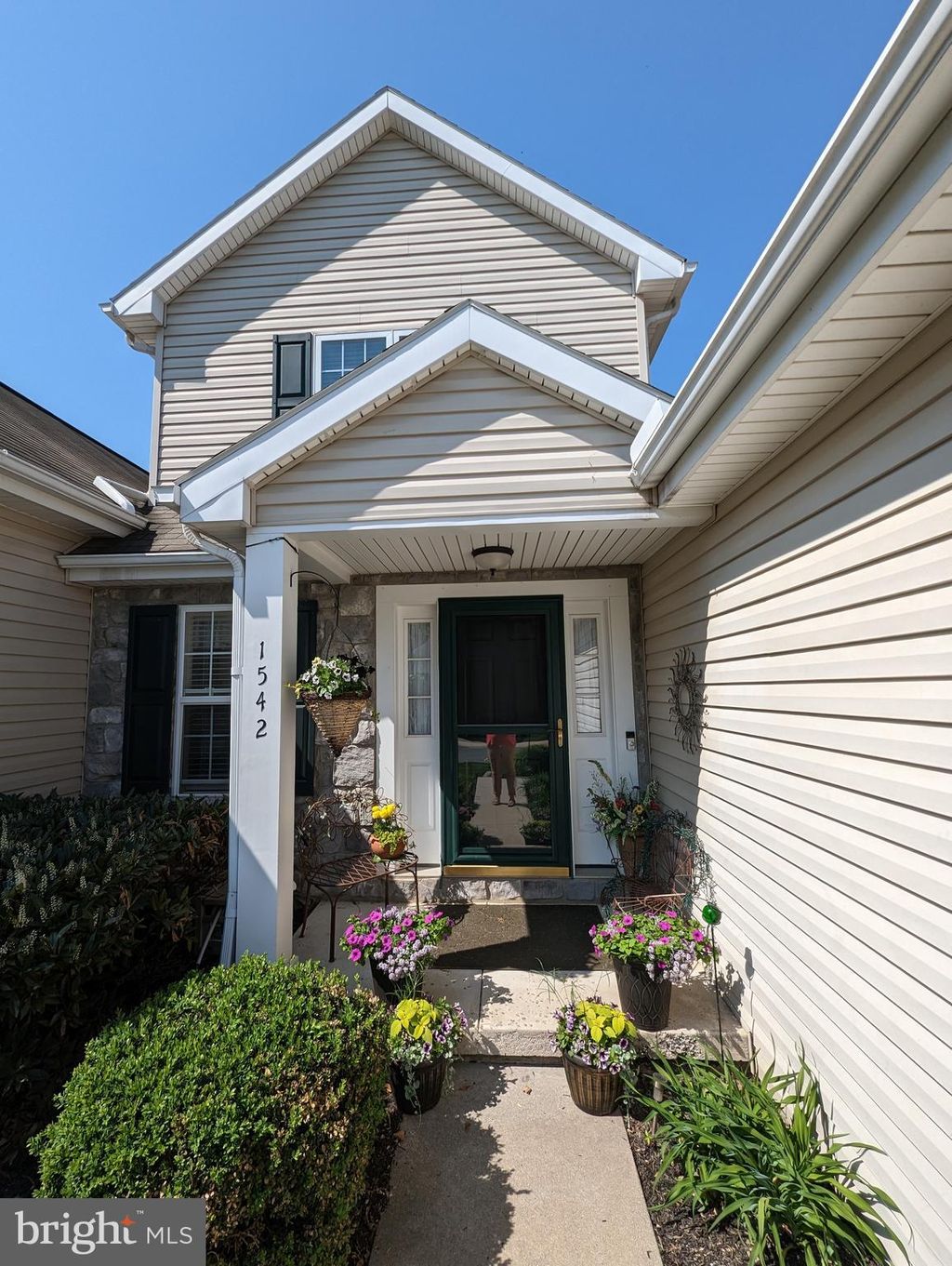 Photo of 1542 HICKORY RUN CT, ELIZABETHTOWN, PA 17022 (MLS # PALA2033902)