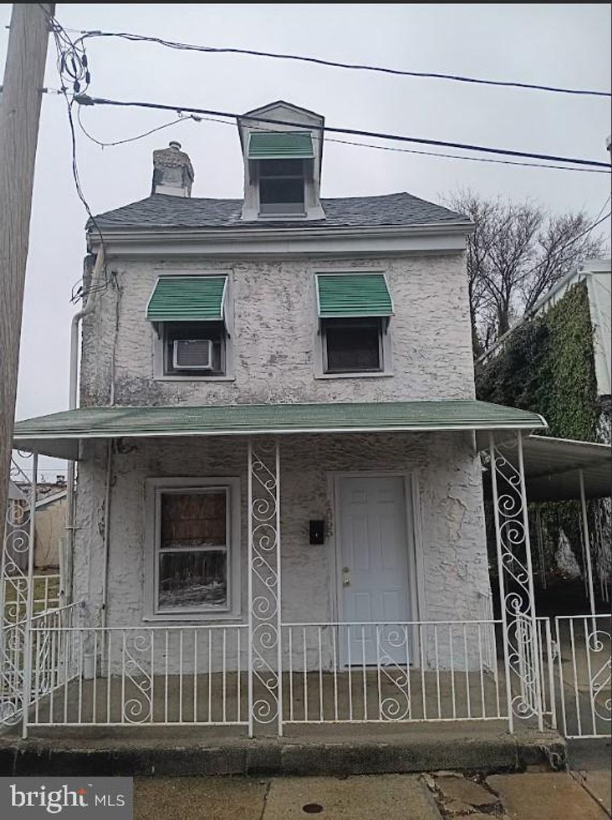 Seller has the right to market and sell this property per executed agreement.