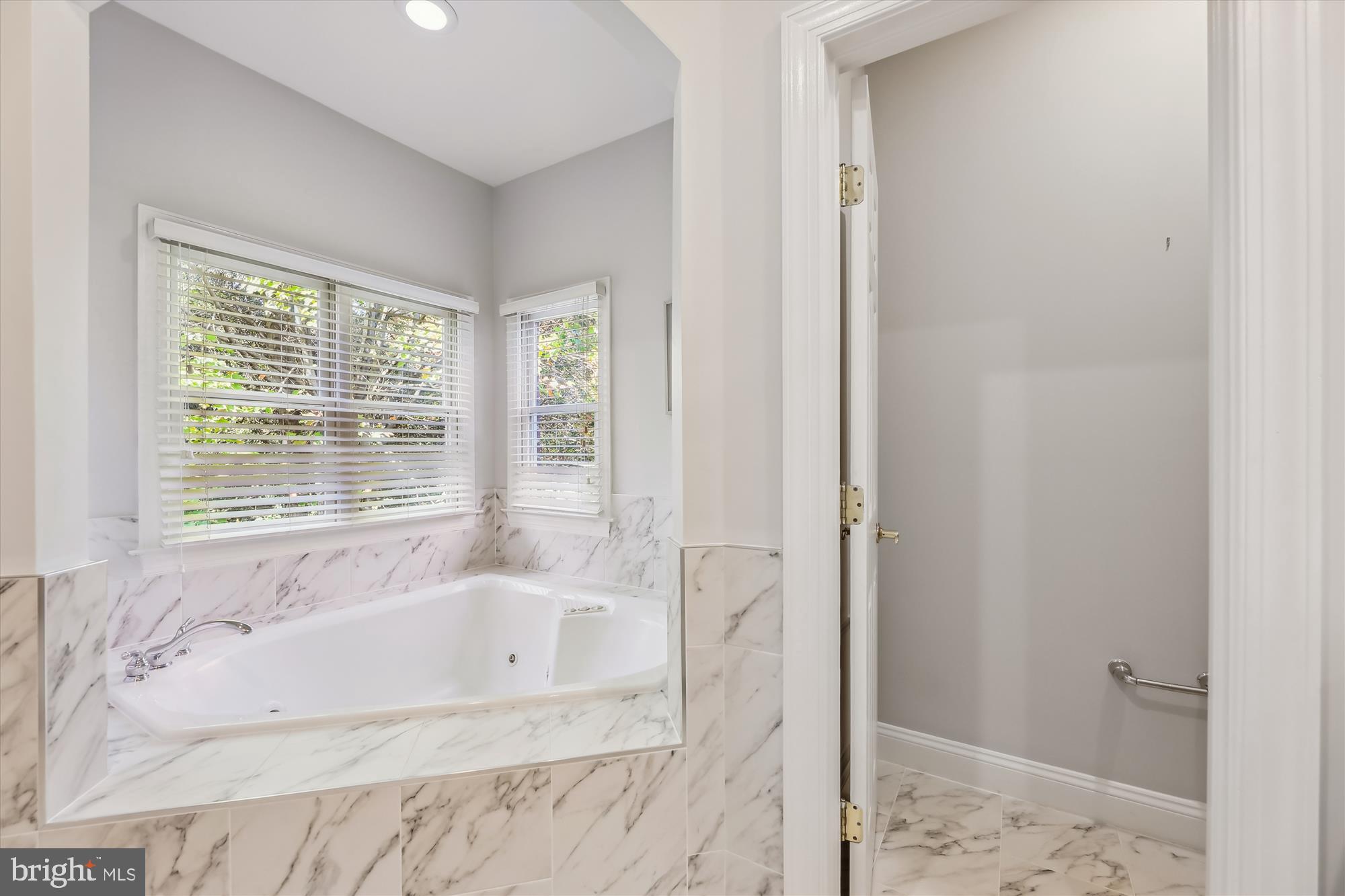 COLLEGE PARK - Residential