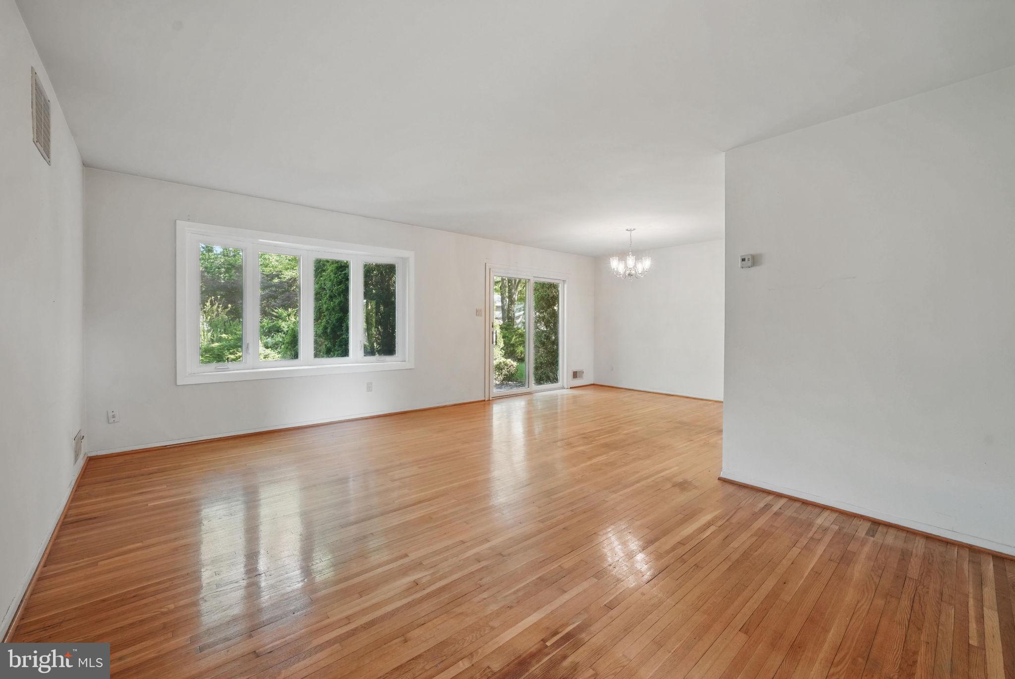 SPRINGBROOK FOREST - Residential