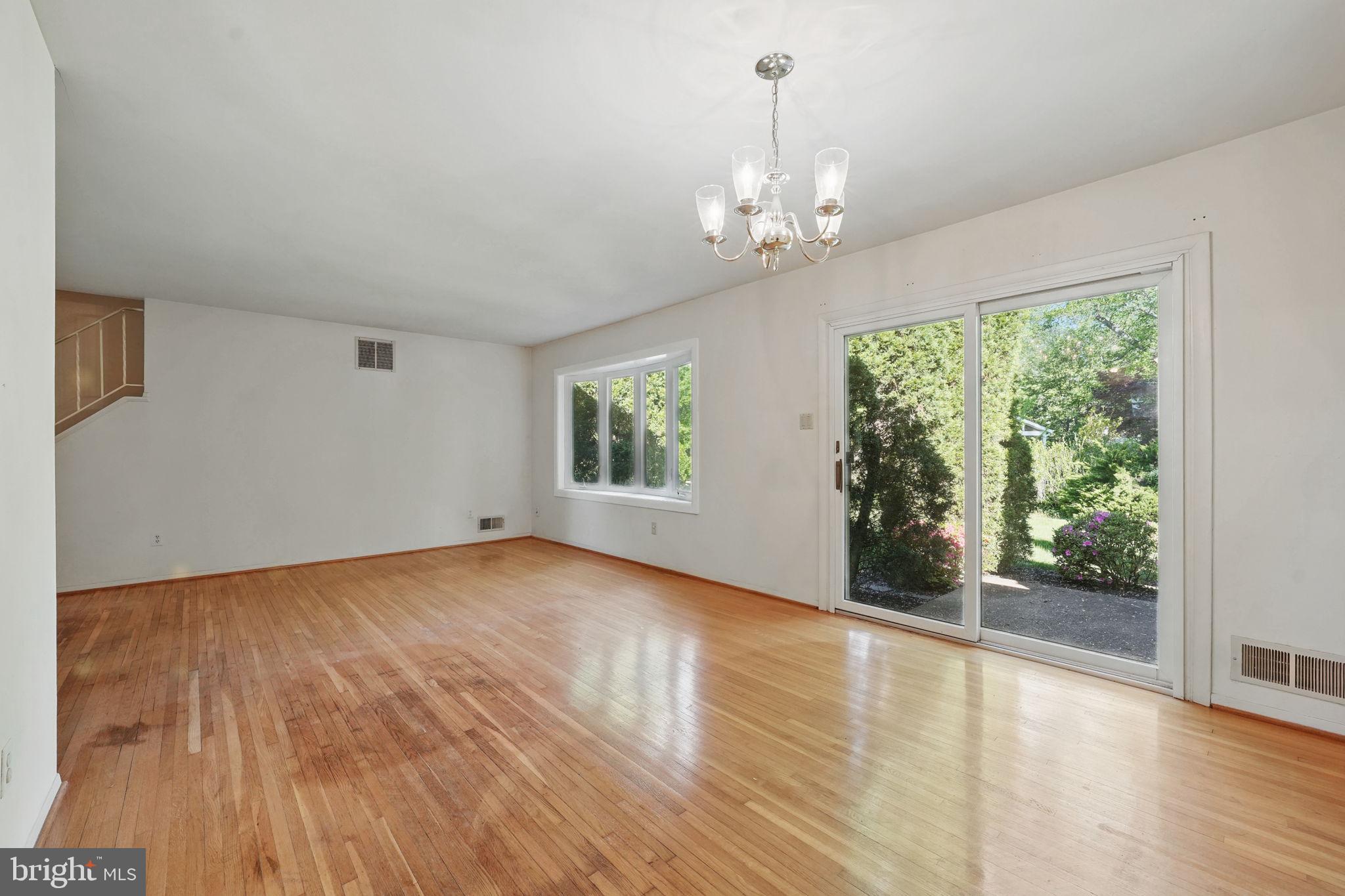 SPRINGBROOK FOREST - Residential