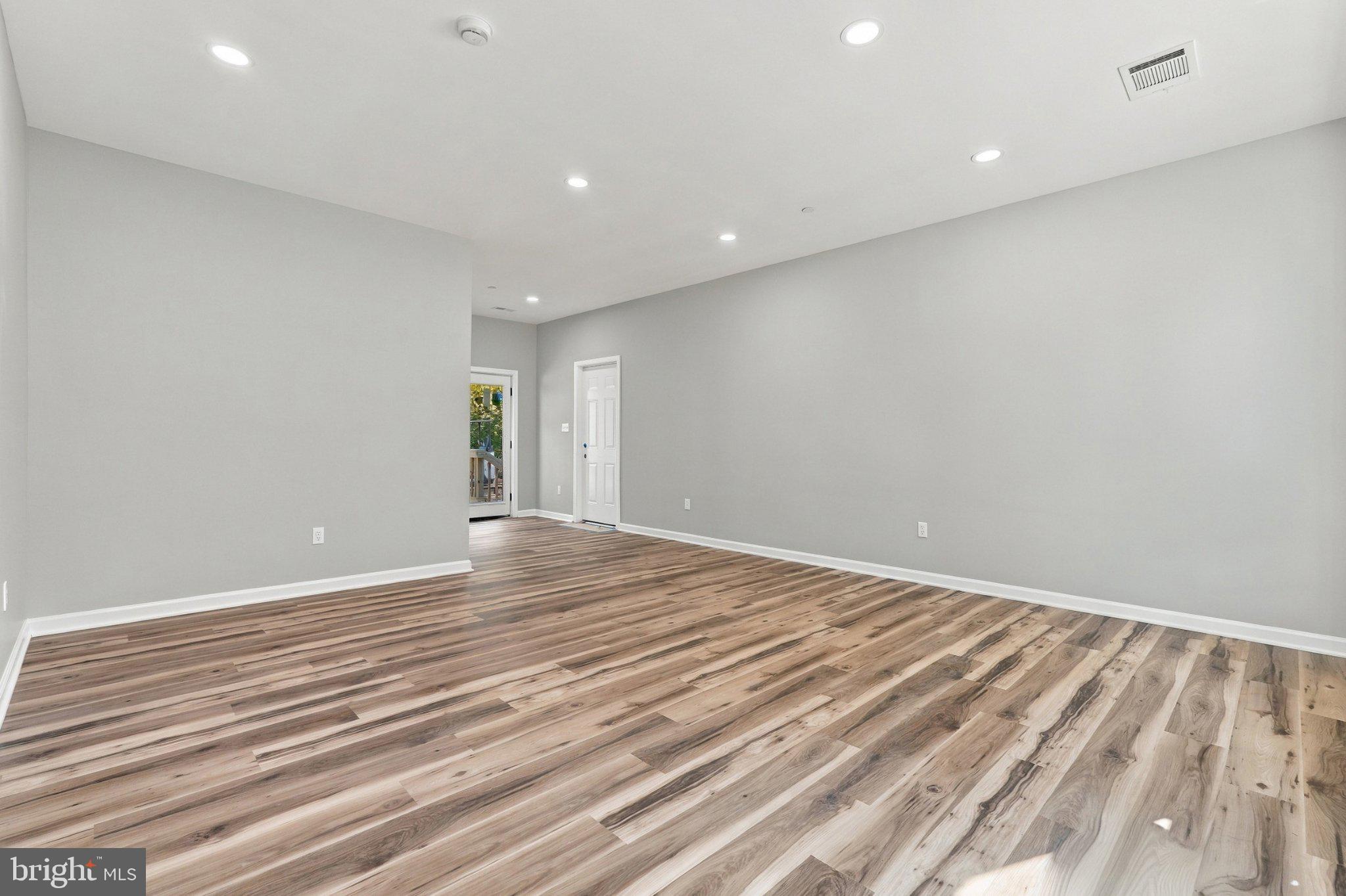 4 TRAVERS ROAD