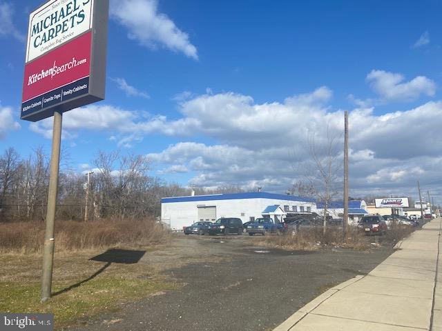 6927-6999 BRISTOL PIKE