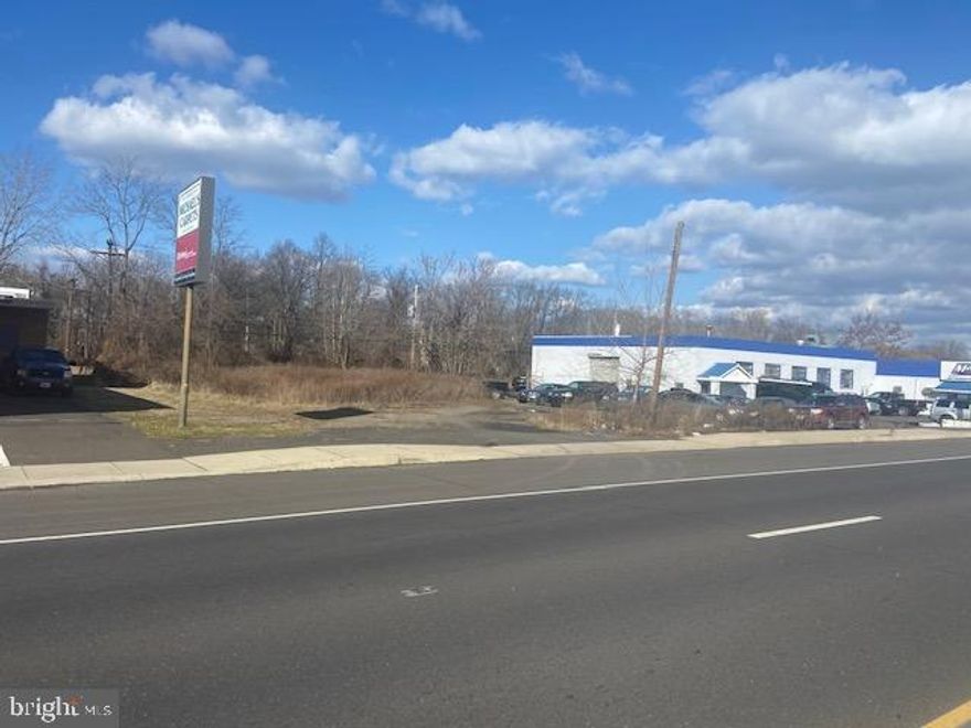Location, Location, Location !! COMMERCIAL LOTS FOR SALE.  3 commercial lots (Tax IDs # 05-074-120, # 05-074-119, # 05-074-102)  for sale totaling 0.516 acres right on Route 13 /Bristol Pike.   Excellent opportunity to start or move your business to a location of very high traffic.  Make your offer today!