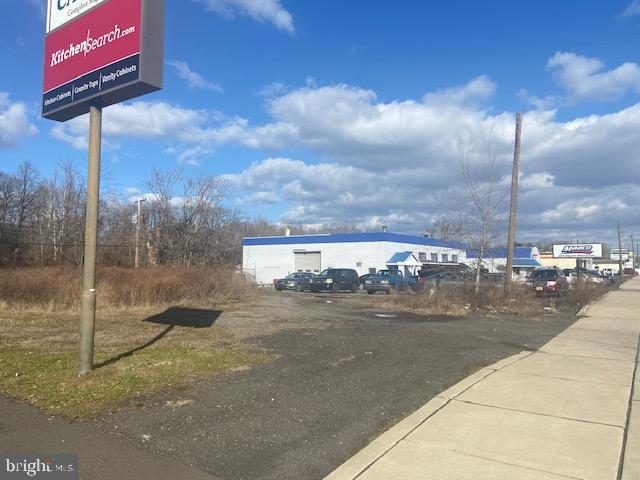 6927-6999 BRISTOL PIKE