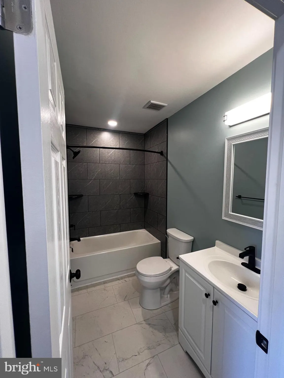 Blackwood, New Jersey 08012, United States, 3 Bedrooms Bedrooms, ,1 BathroomBathrooms,Residential,Active,8536