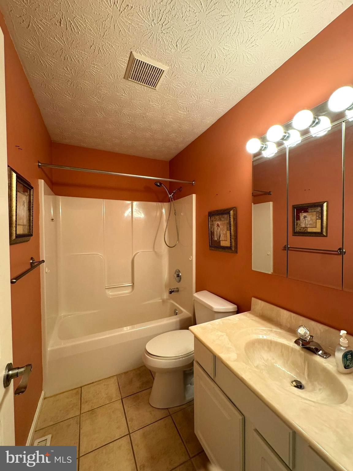 FOX MEADOW AT NOTTINGHAM - Residential