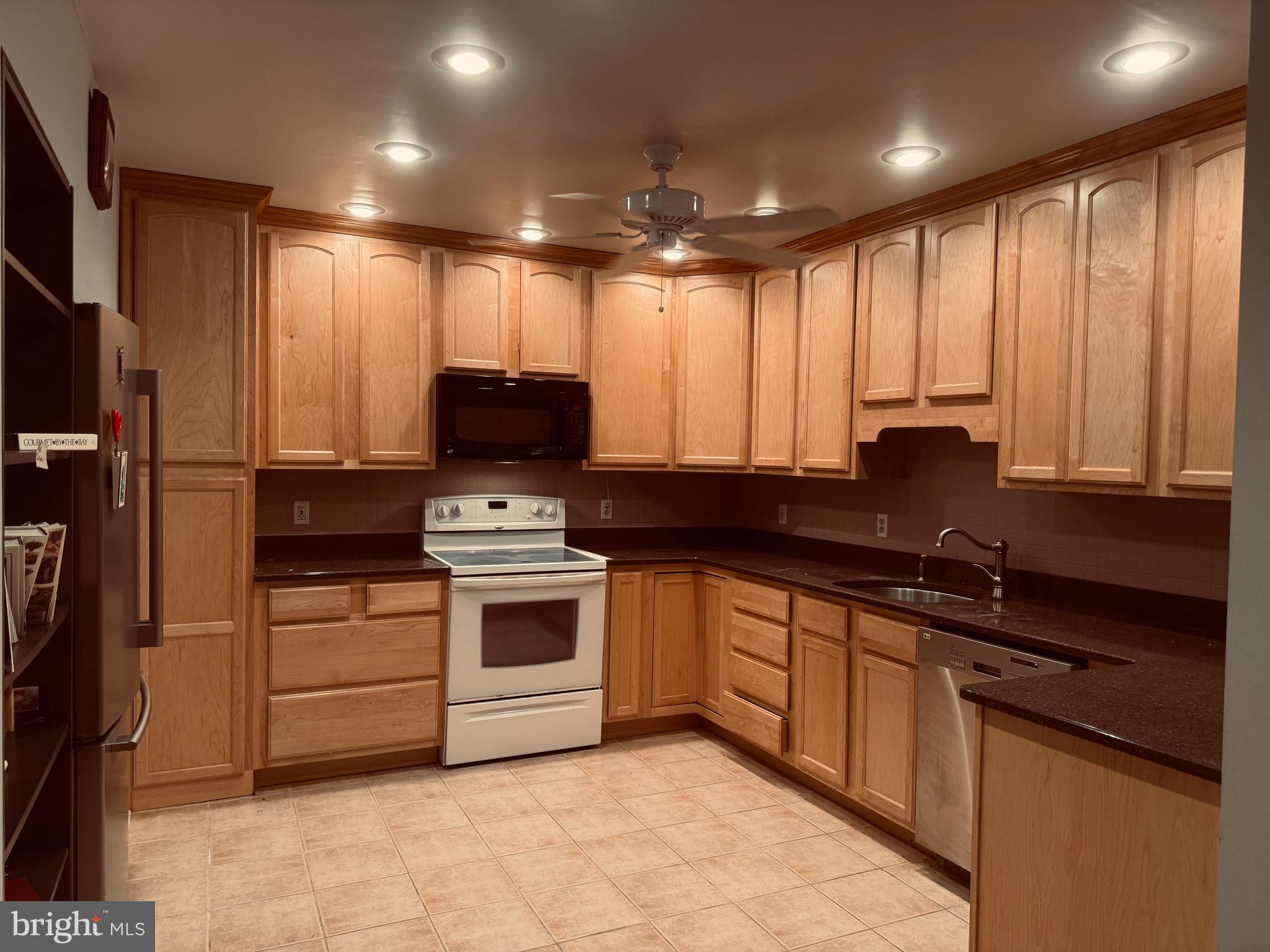 FOX MEADOW AT NOTTINGHAM - Residential