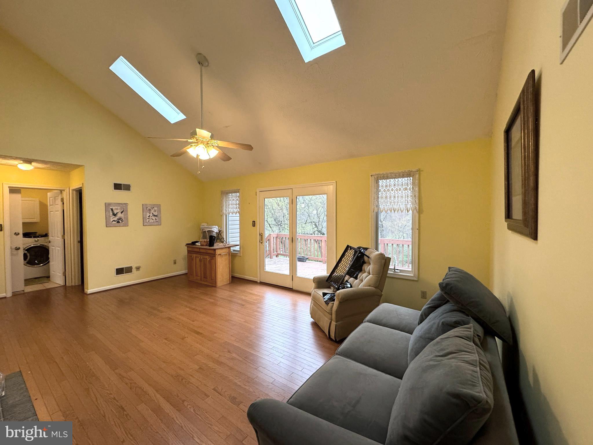 FOX MEADOW AT NOTTINGHAM - Residential