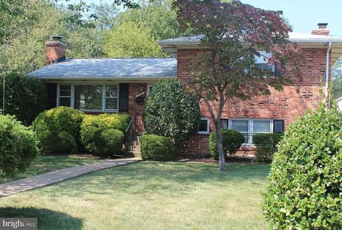 Photo of 7100 Tyndale Street, MCLEAN, VA 22101 (MLS # VAFX2303468)