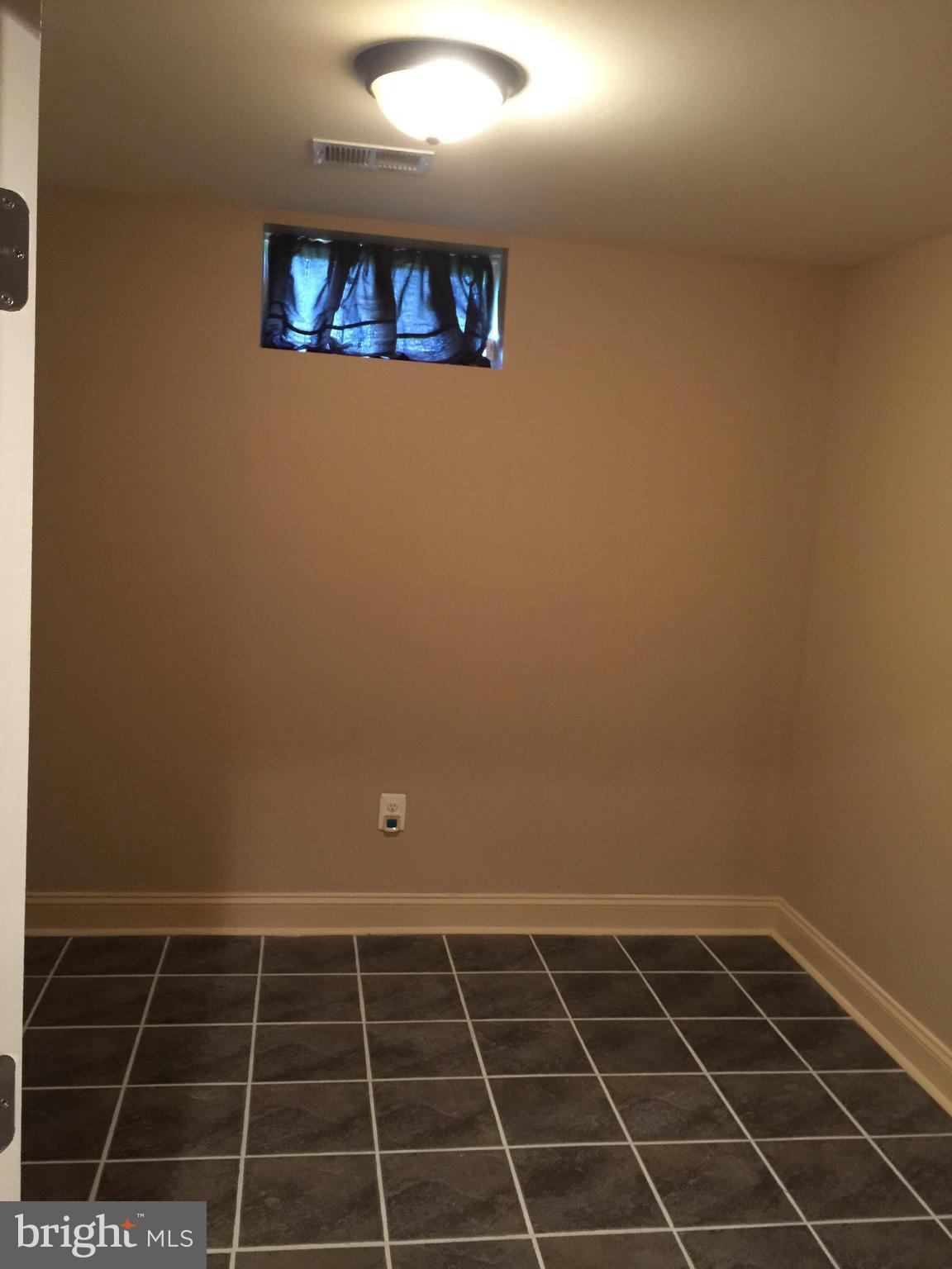 HUNTERS MILL - Residential Lease